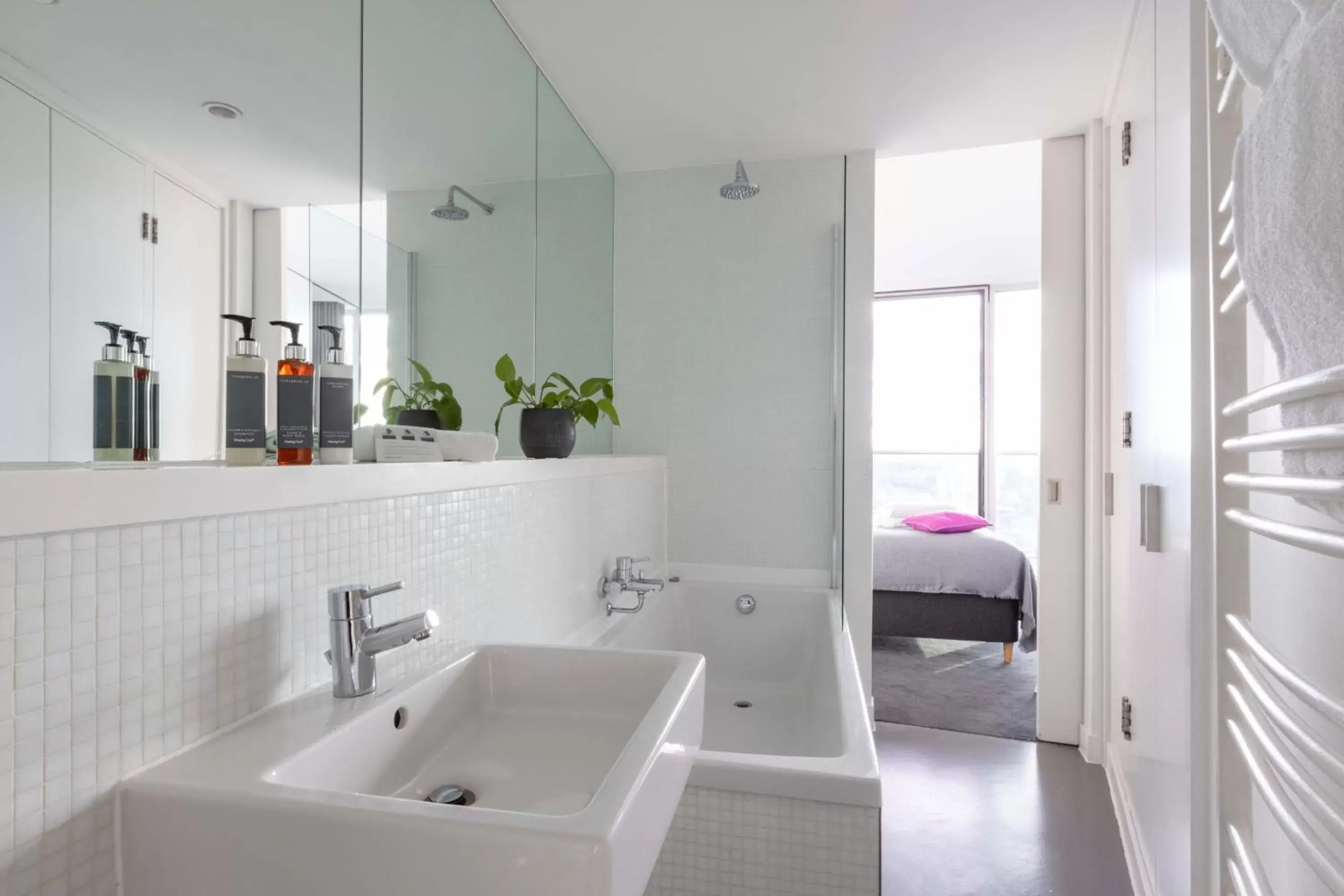 Bathroom in Staying Cool At Rotunda