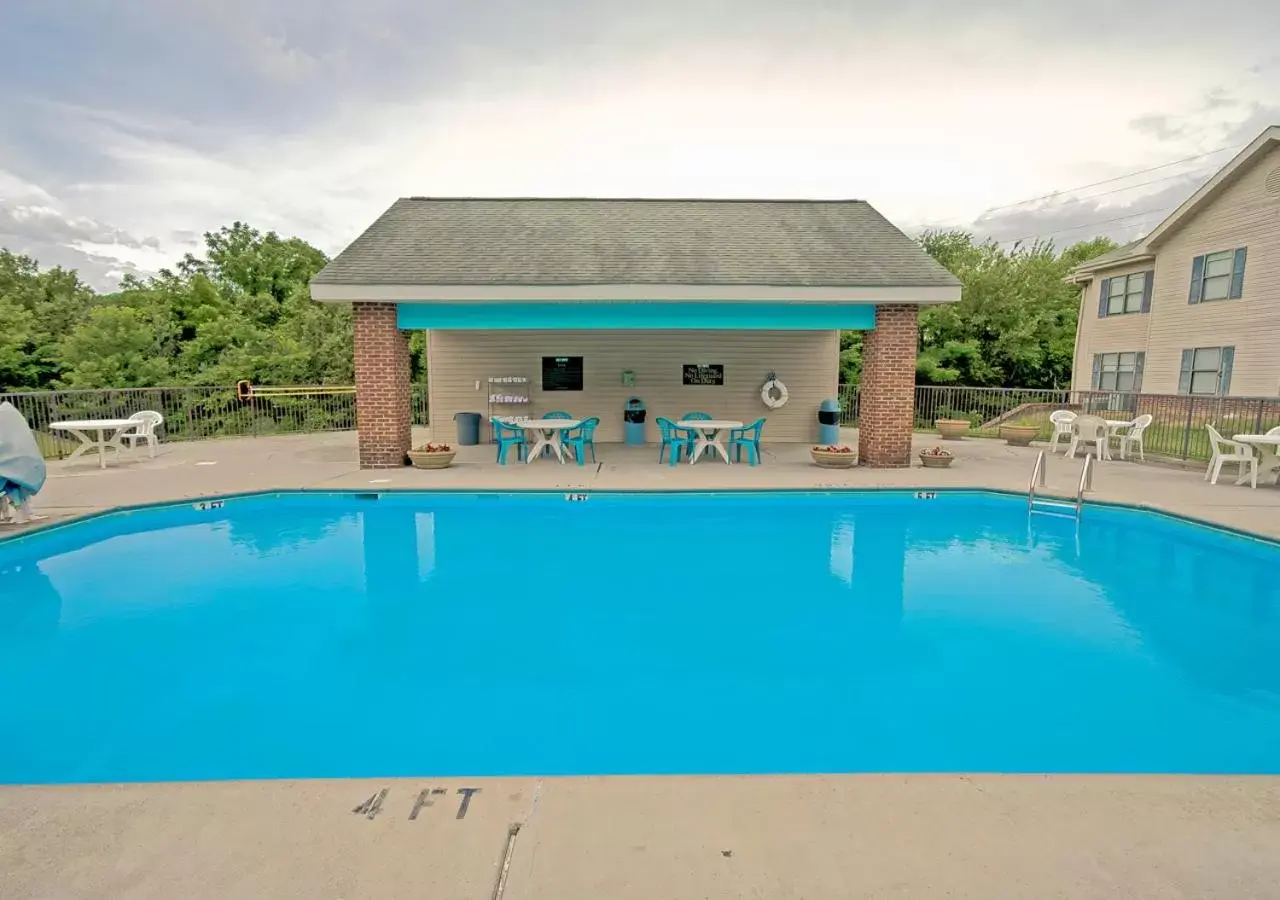 Swimming Pool in All Season Suites