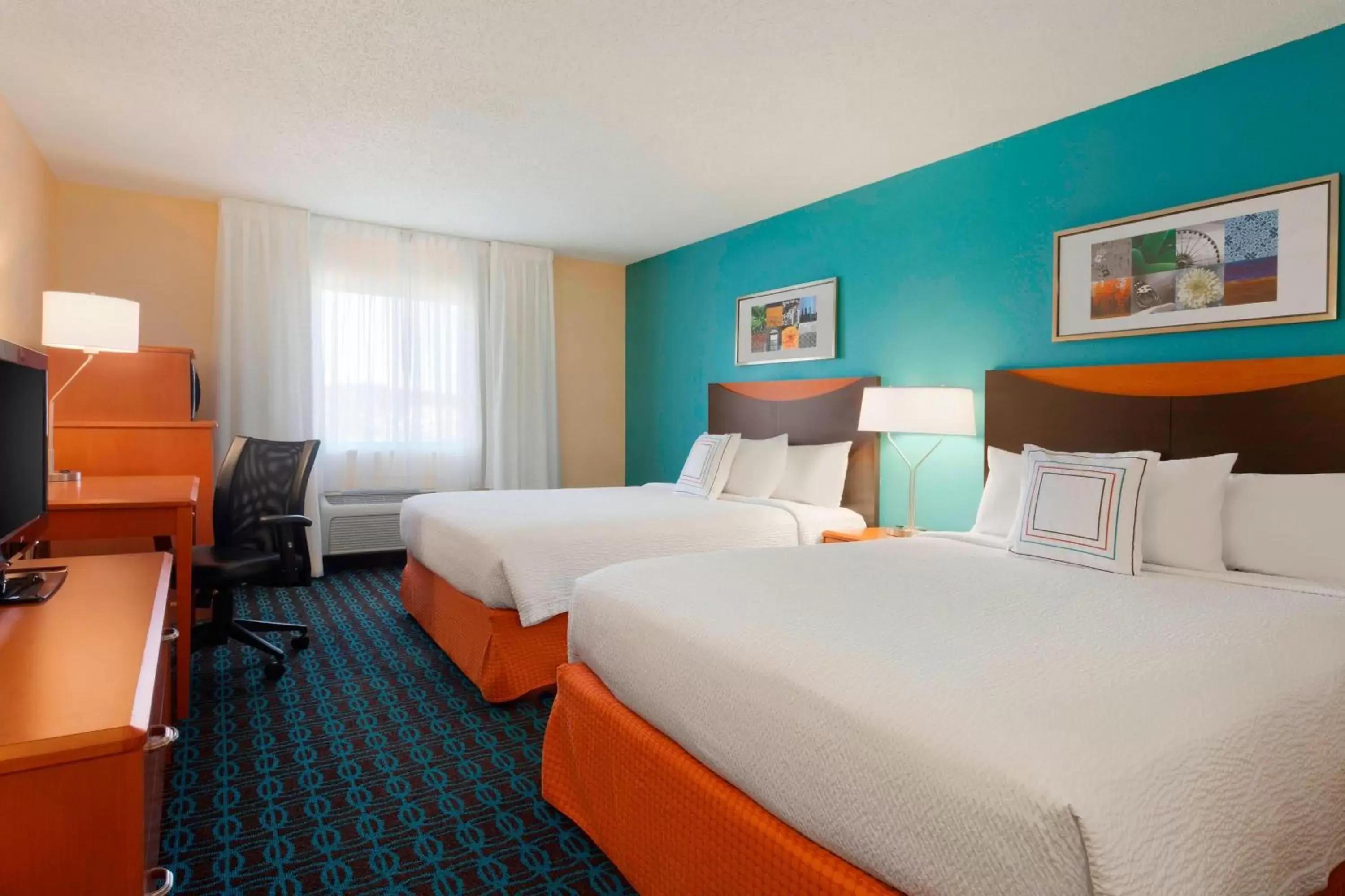 Photo of the whole room, Bed in Fairfield Inn & Suites Longview