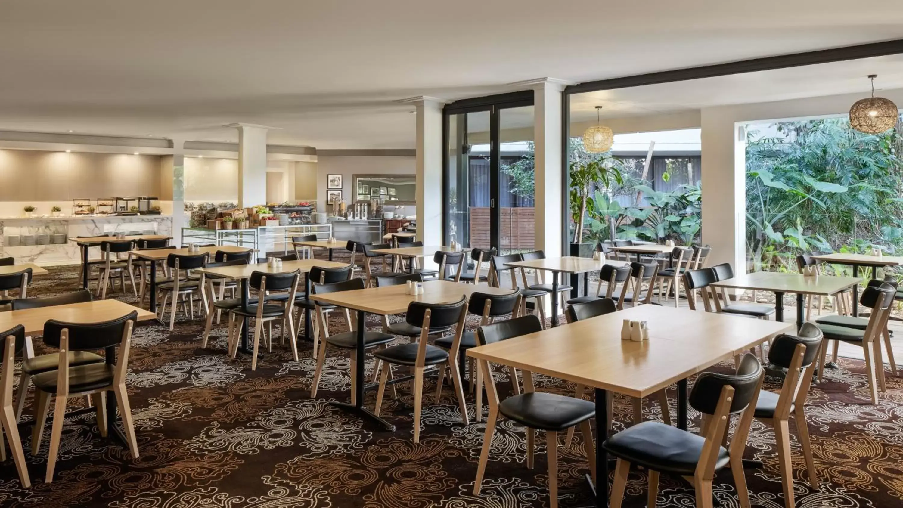 Breakfast, Restaurant/Places to Eat in Holiday Inn Warwick Farm, an IHG Hotel