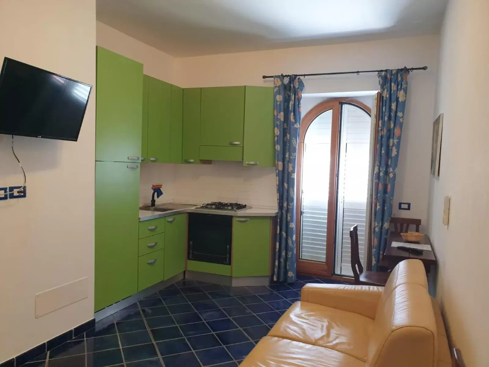 Dining area, Kitchen/Kitchenette in Hotel Mareluna Ischia