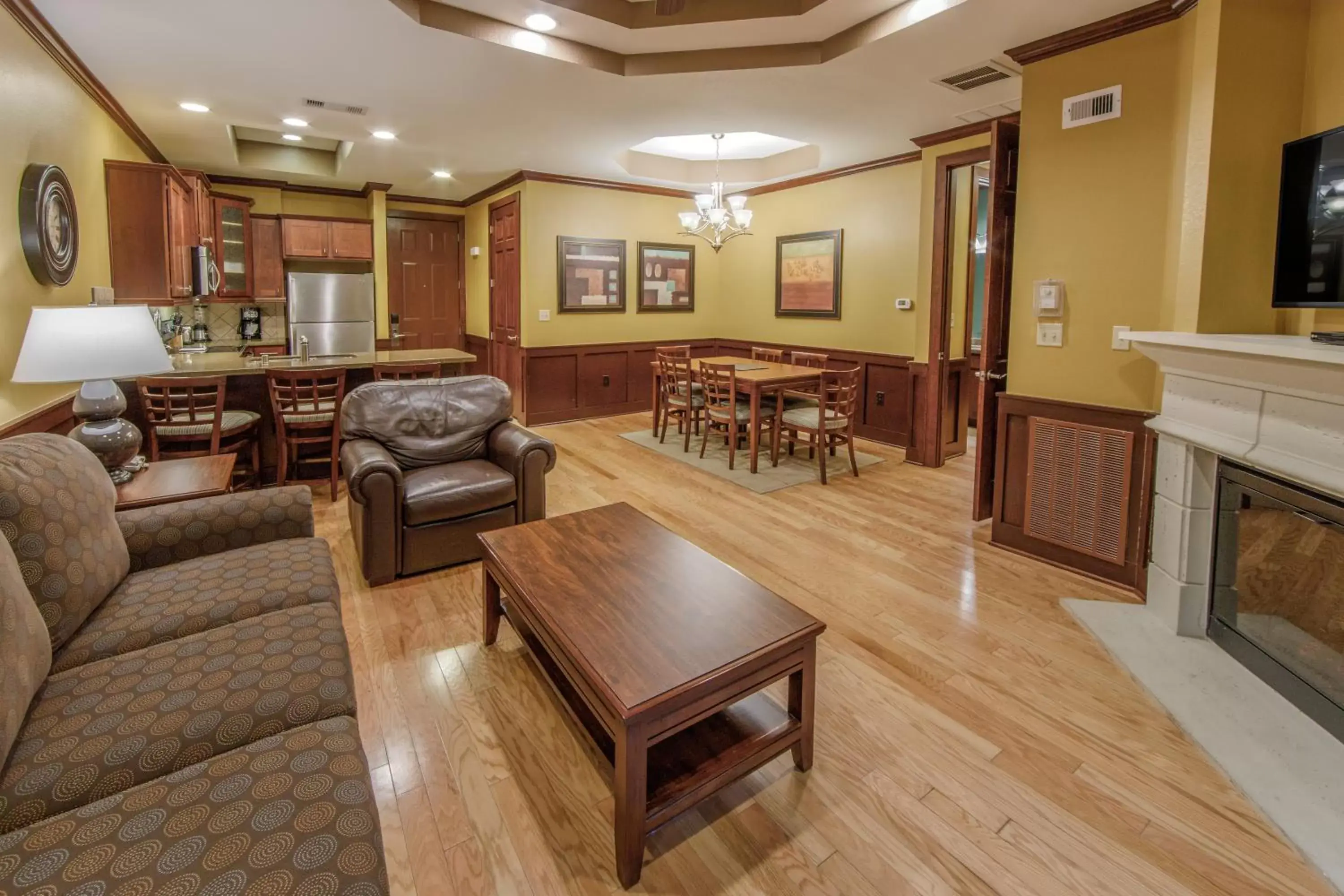 Photo of the whole room, Lounge/Bar in Holiday Inn Club Vacations Galveston Seaside Resort, an IHG Hotel