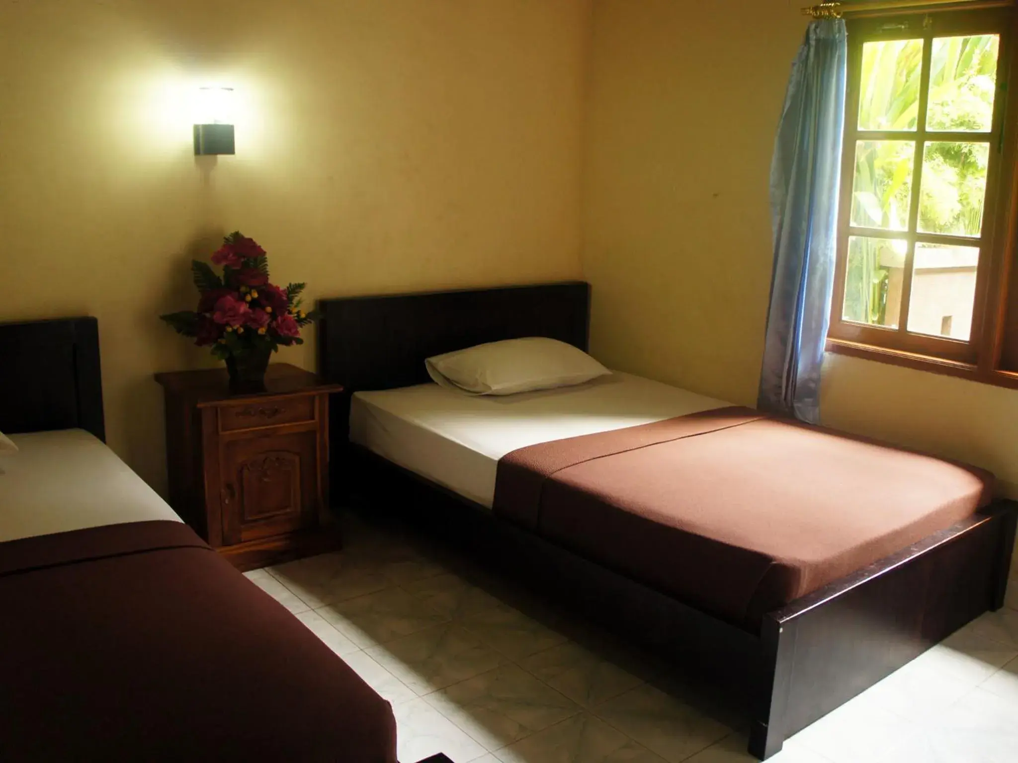 Photo of the whole room, Bed in Waringin Homestay