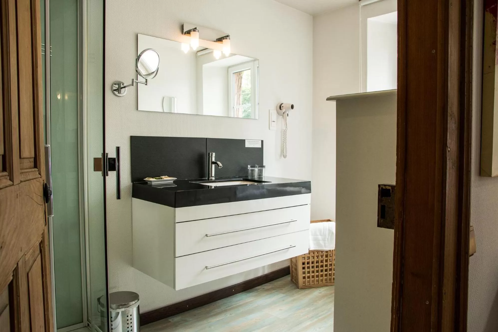 Bathroom, Kitchen/Kitchenette in L'Etable Gourmande