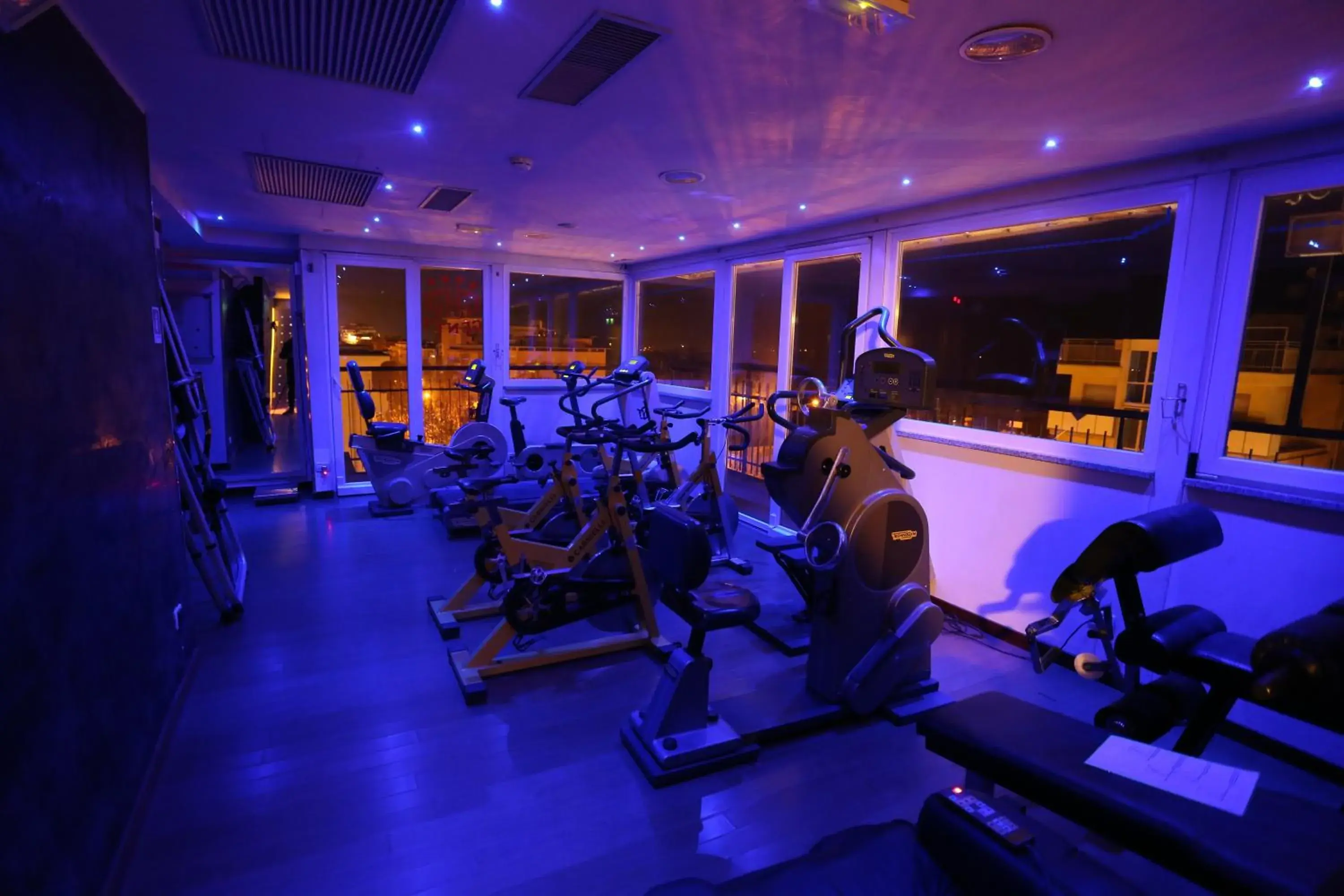 Night, Fitness Center/Facilities in Hotel Genty