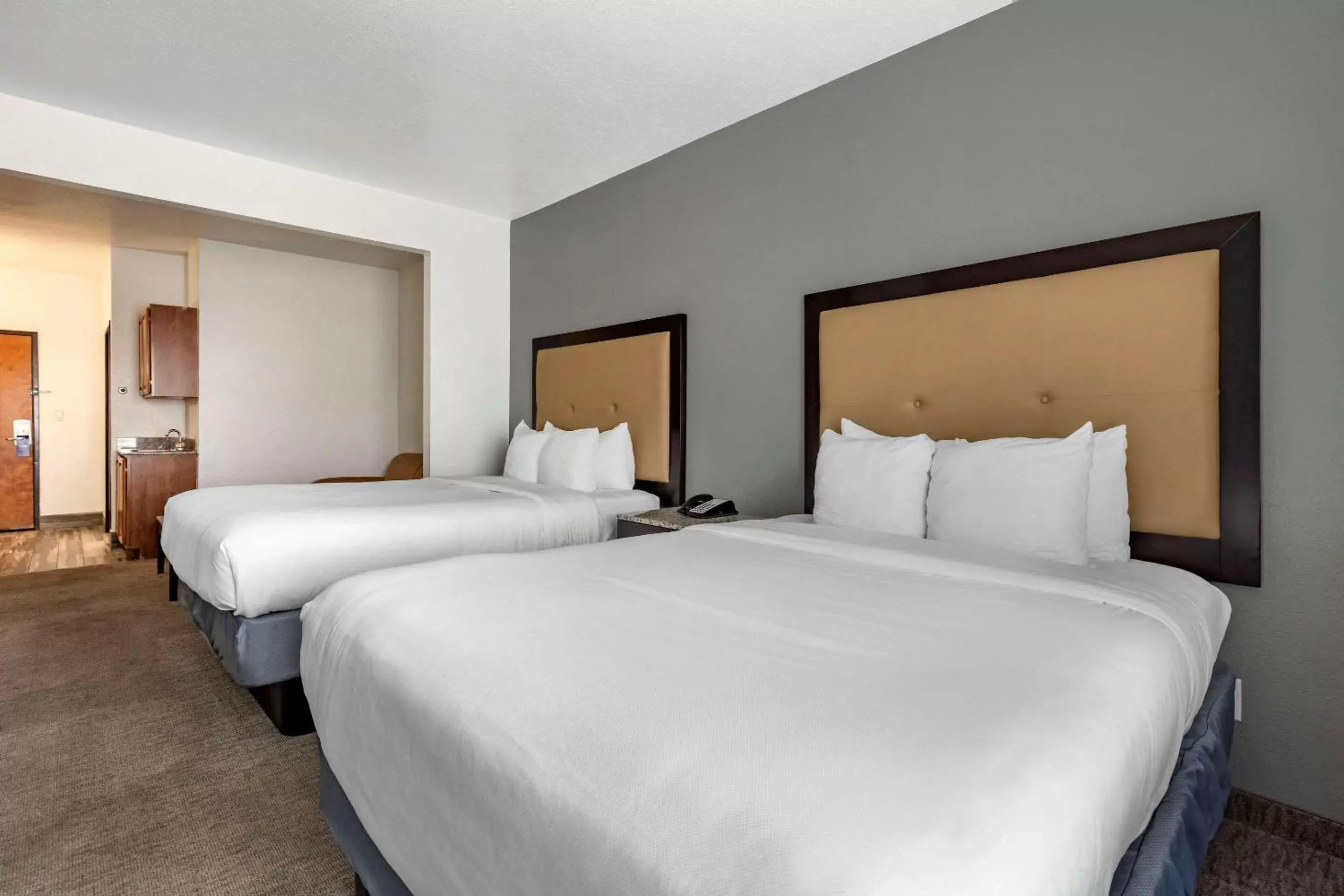 Bedroom, Bed in Comfort Inn & Suites Gatesville Near Fort Cavazos