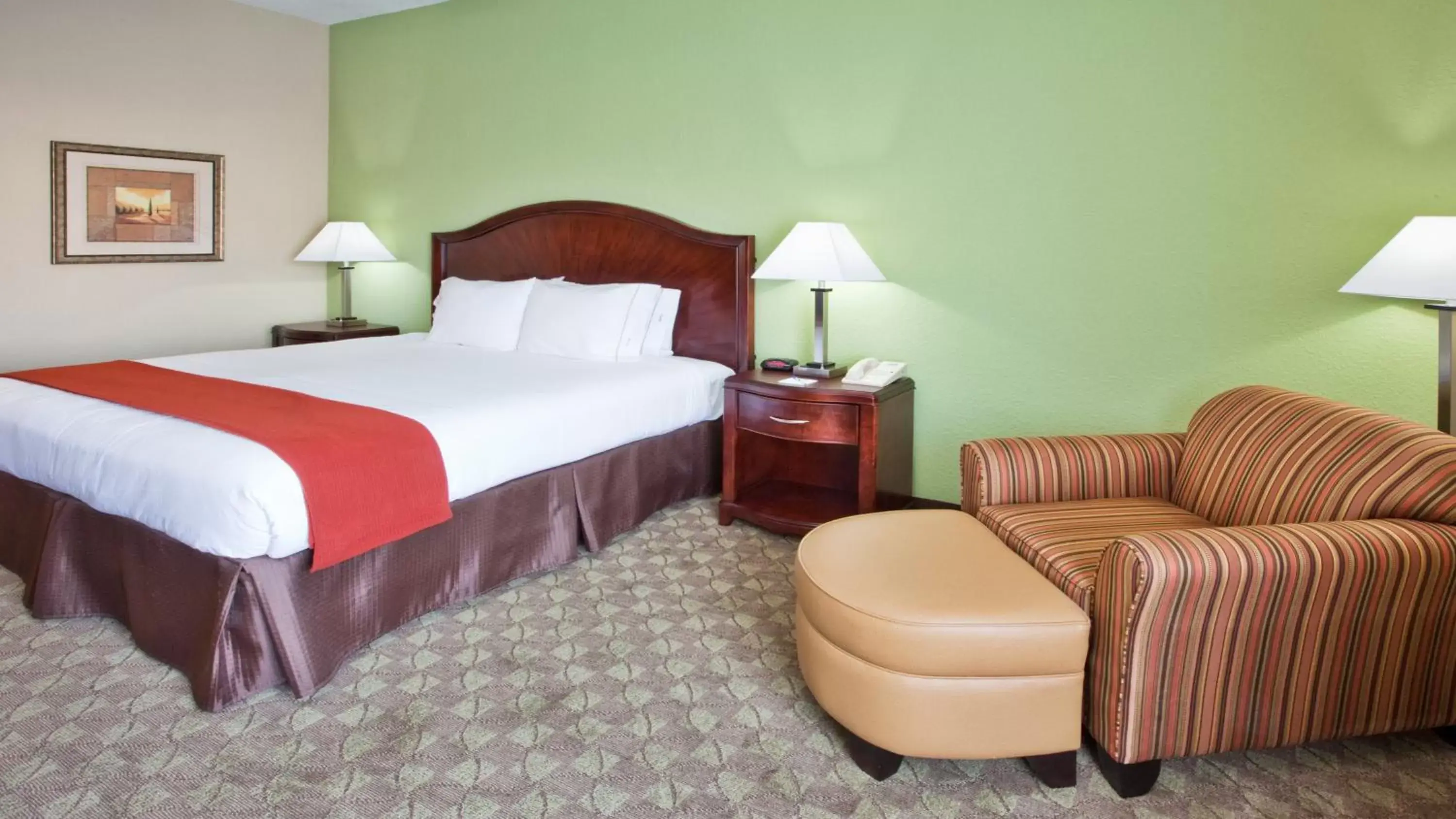 Photo of the whole room, Bed in Holiday Inn Express Peachtree Corners-Norcross, an IHG Hotel