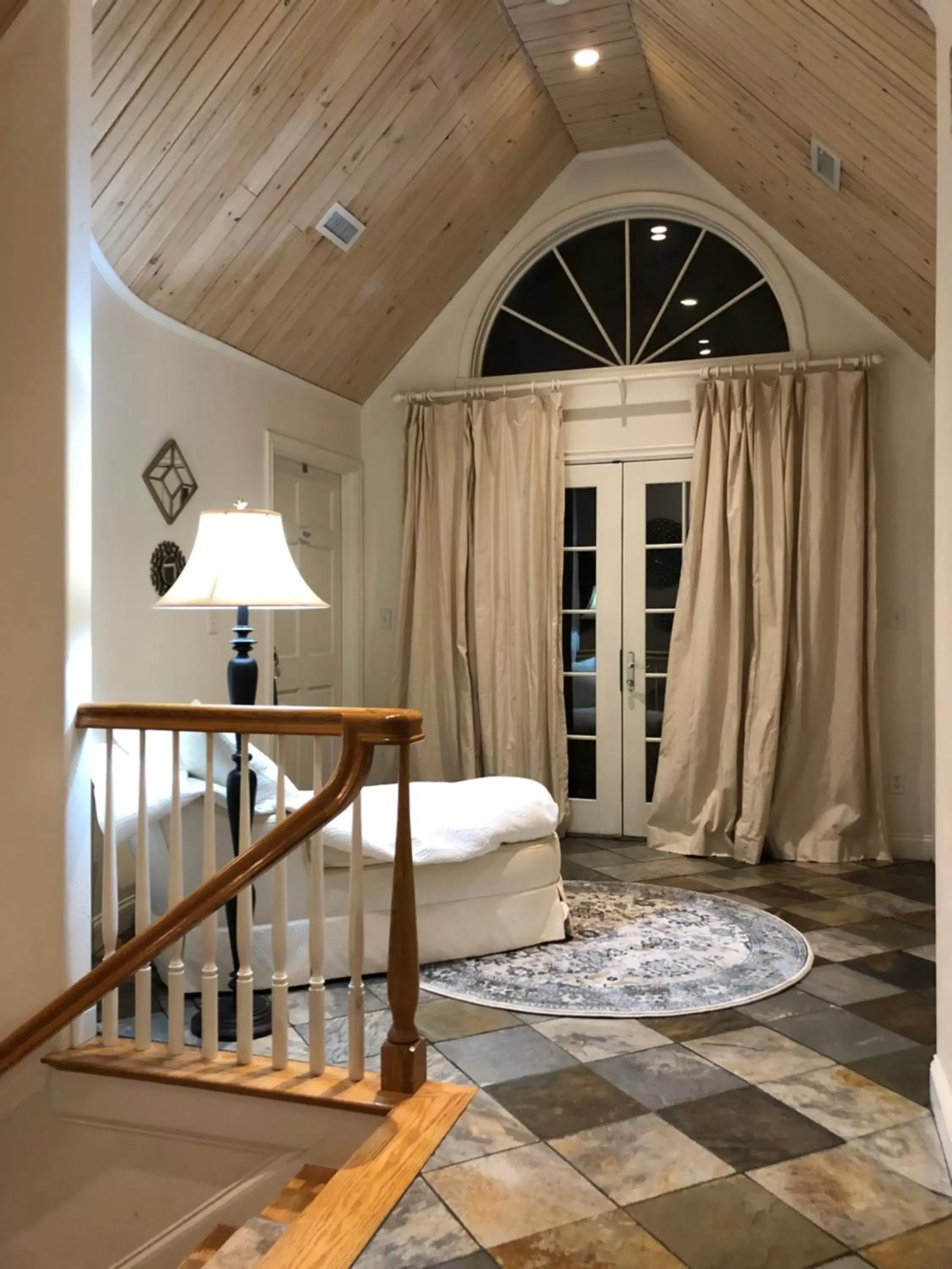 Seating area, Bed in Frederick William House