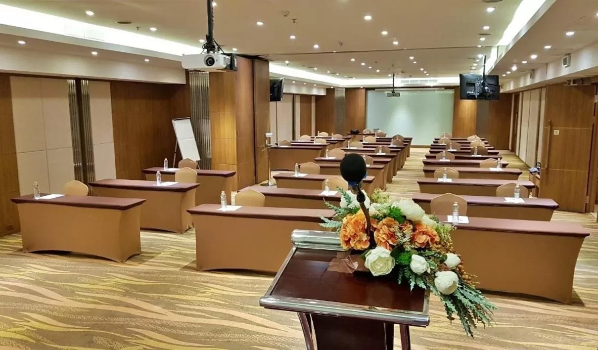 Meeting/conference room in Maple Hotel