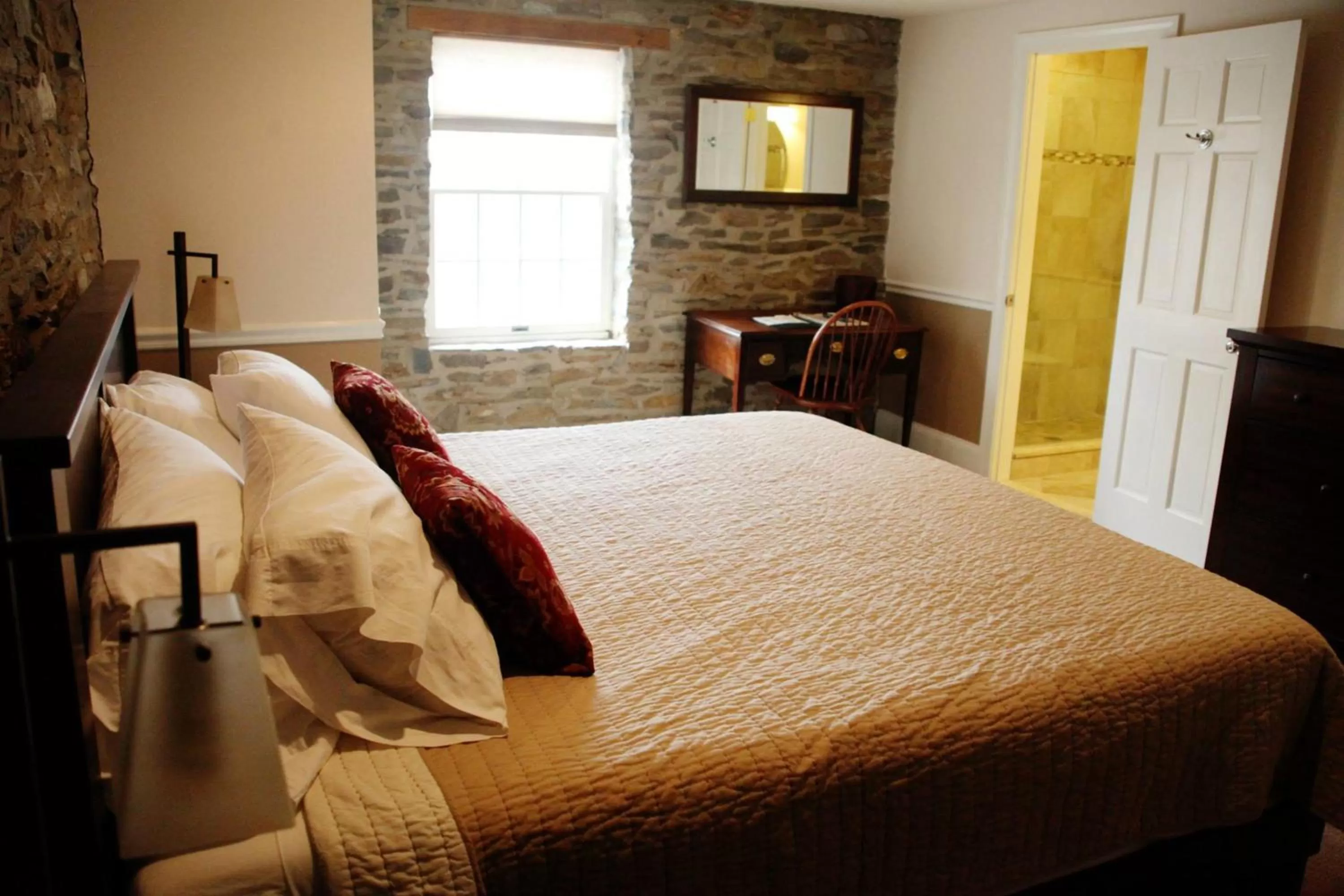 Day, Bed in Joseph Ambler Inn