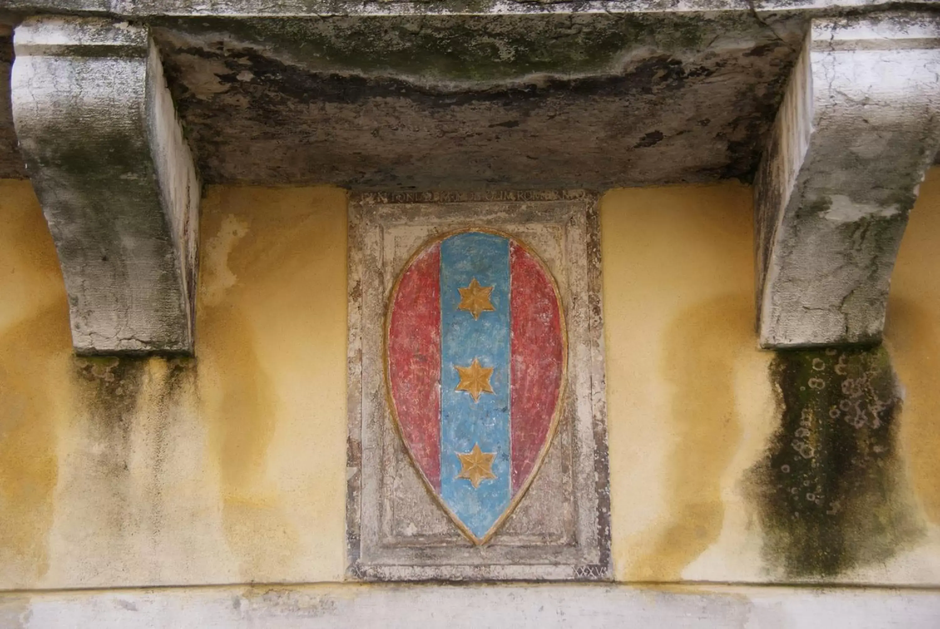 Decorative detail in Palazzo Cendon Piano Antico