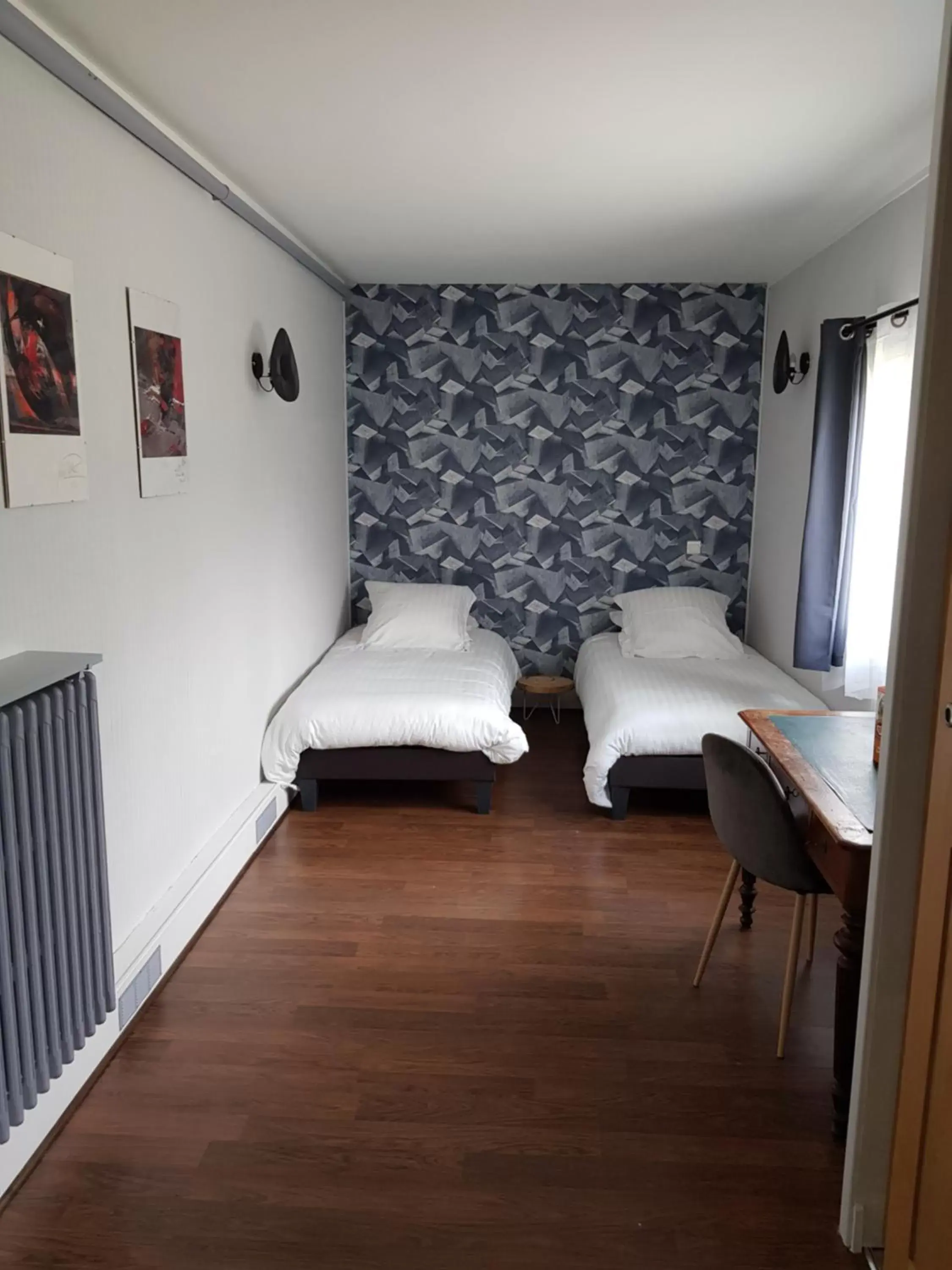 Bedroom, Bed in L'havre de Saint Germain