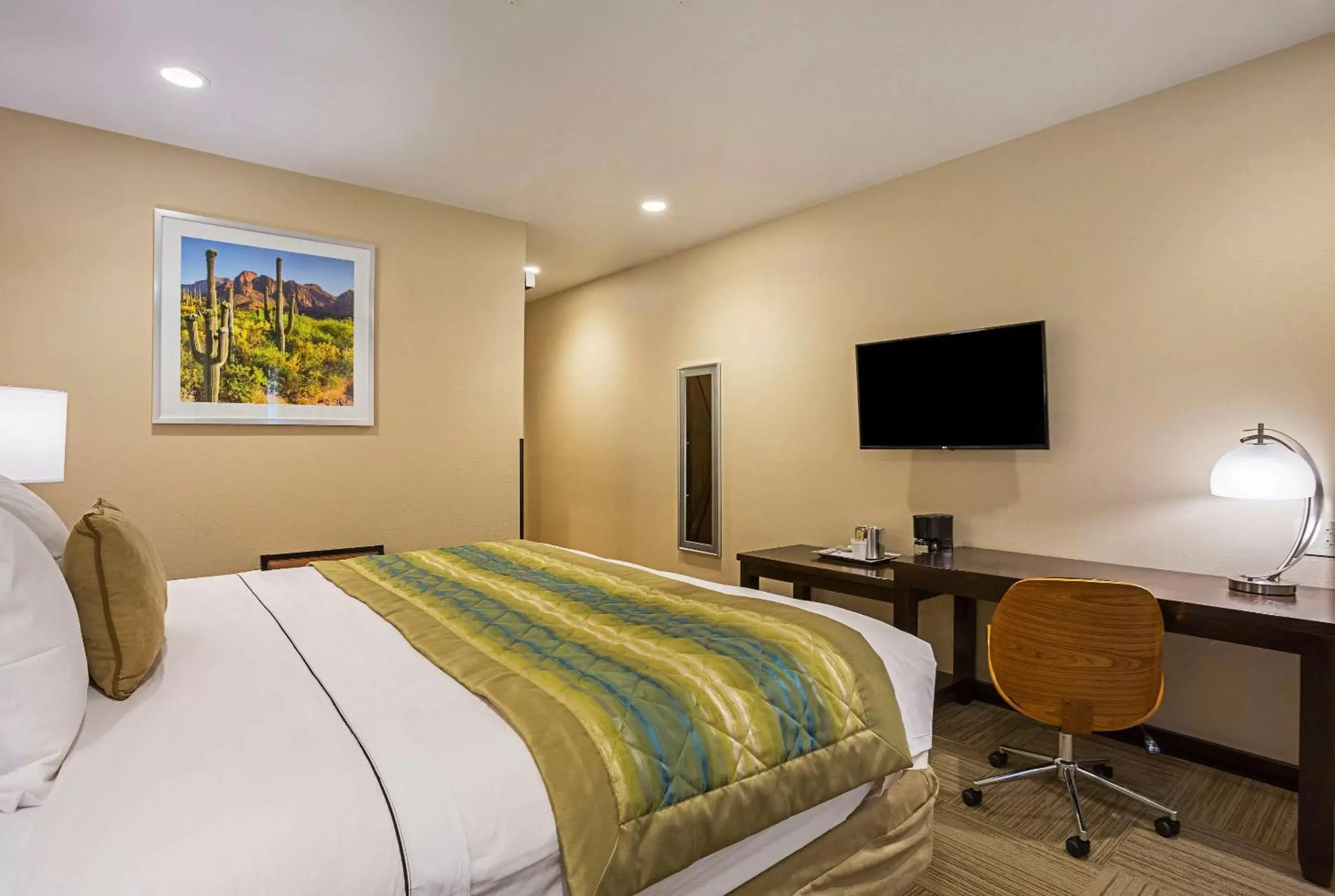 Bed in The Hotel at Sunland Park Casino El Paso, Ascend Hotel Collection