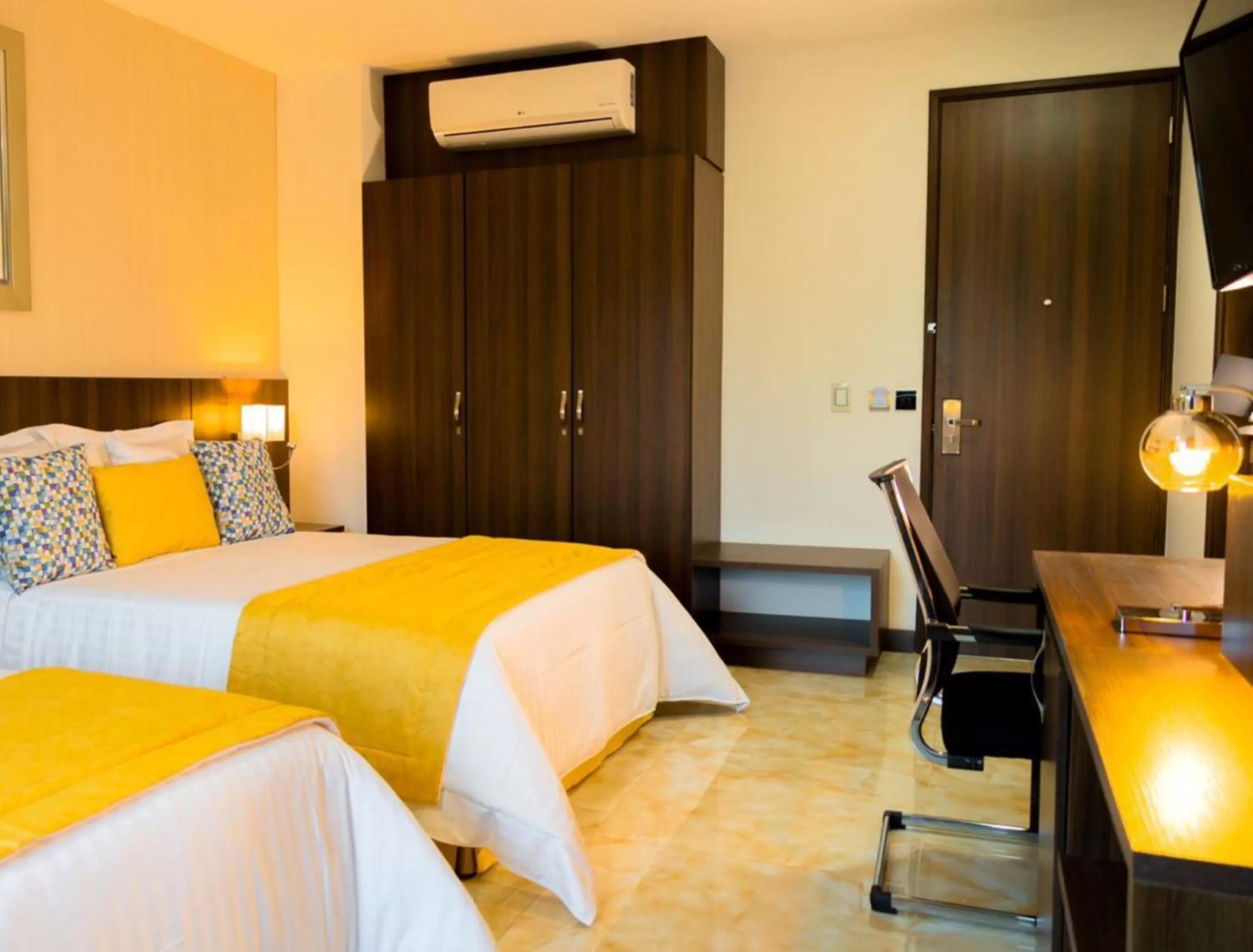 Bed in Hotel Real Elim International