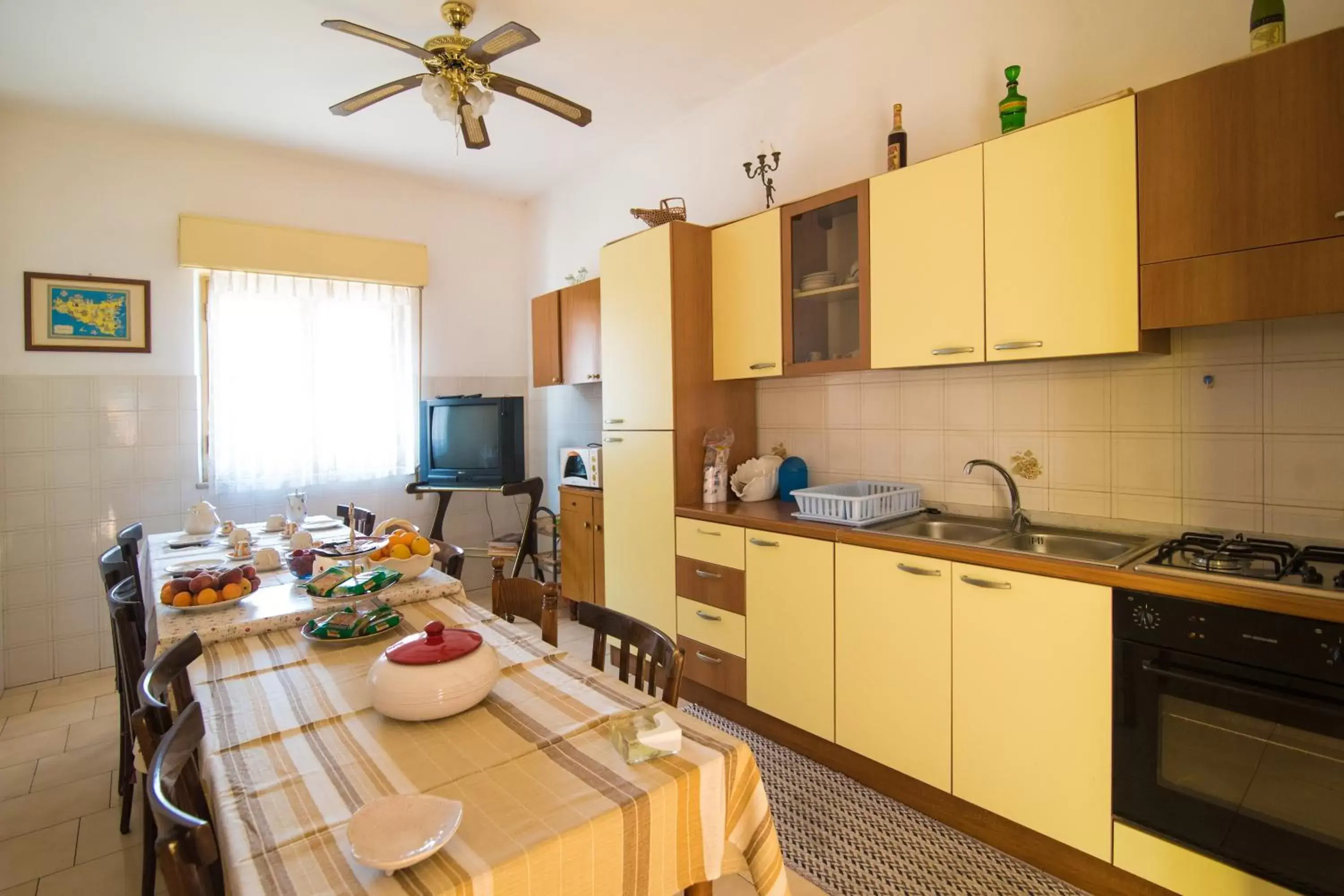 Kitchen/Kitchenette in B&B Casa Paolo