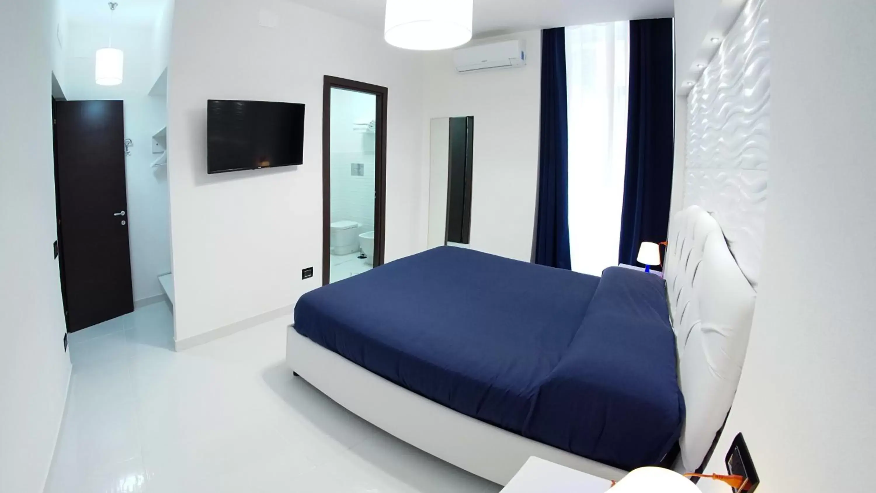 Bedroom, Bed in Beverello Suite