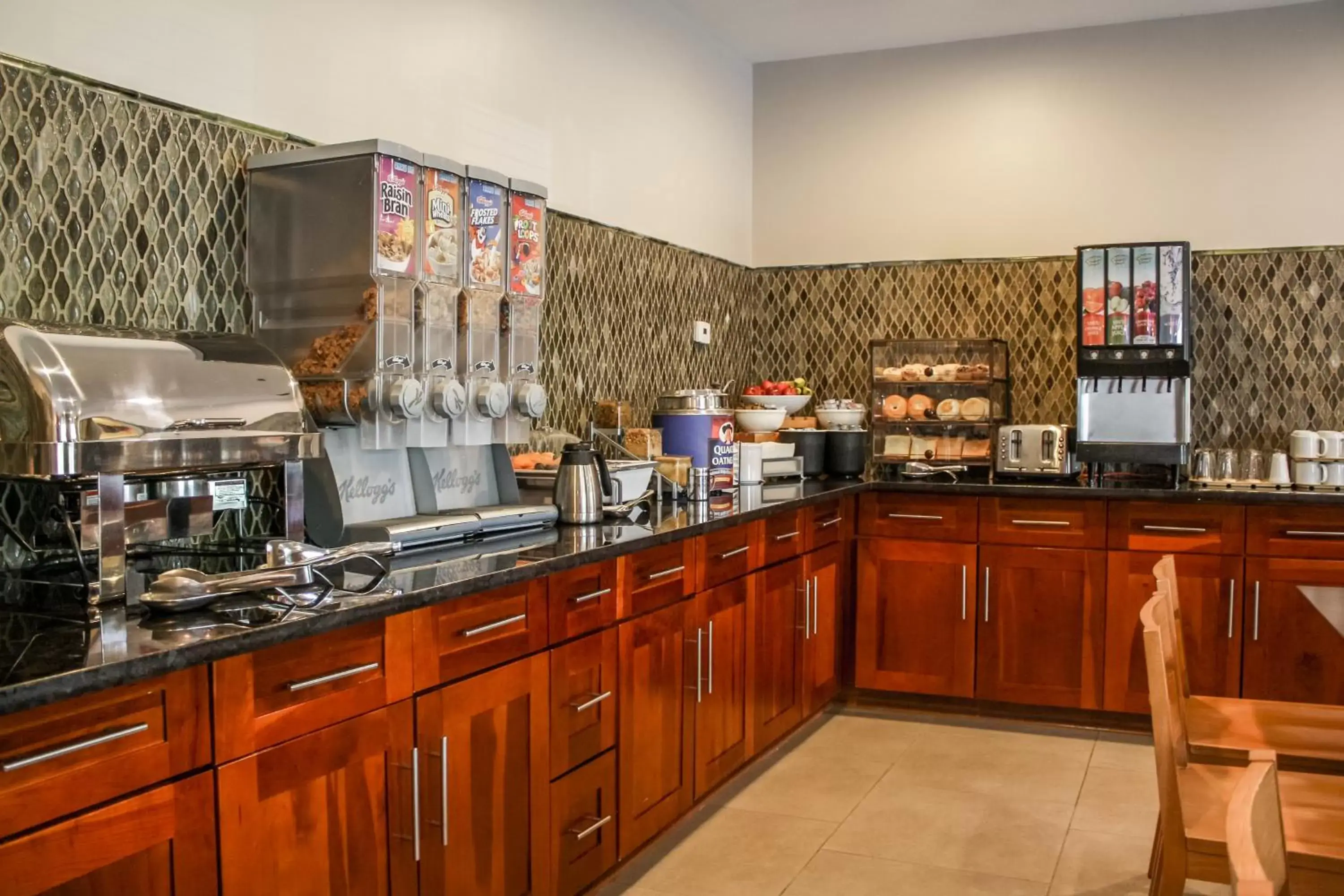 Breakfast, Restaurant/Places to Eat in Country Inn & Suites by Radisson, Washington Dulles International Airport, VA