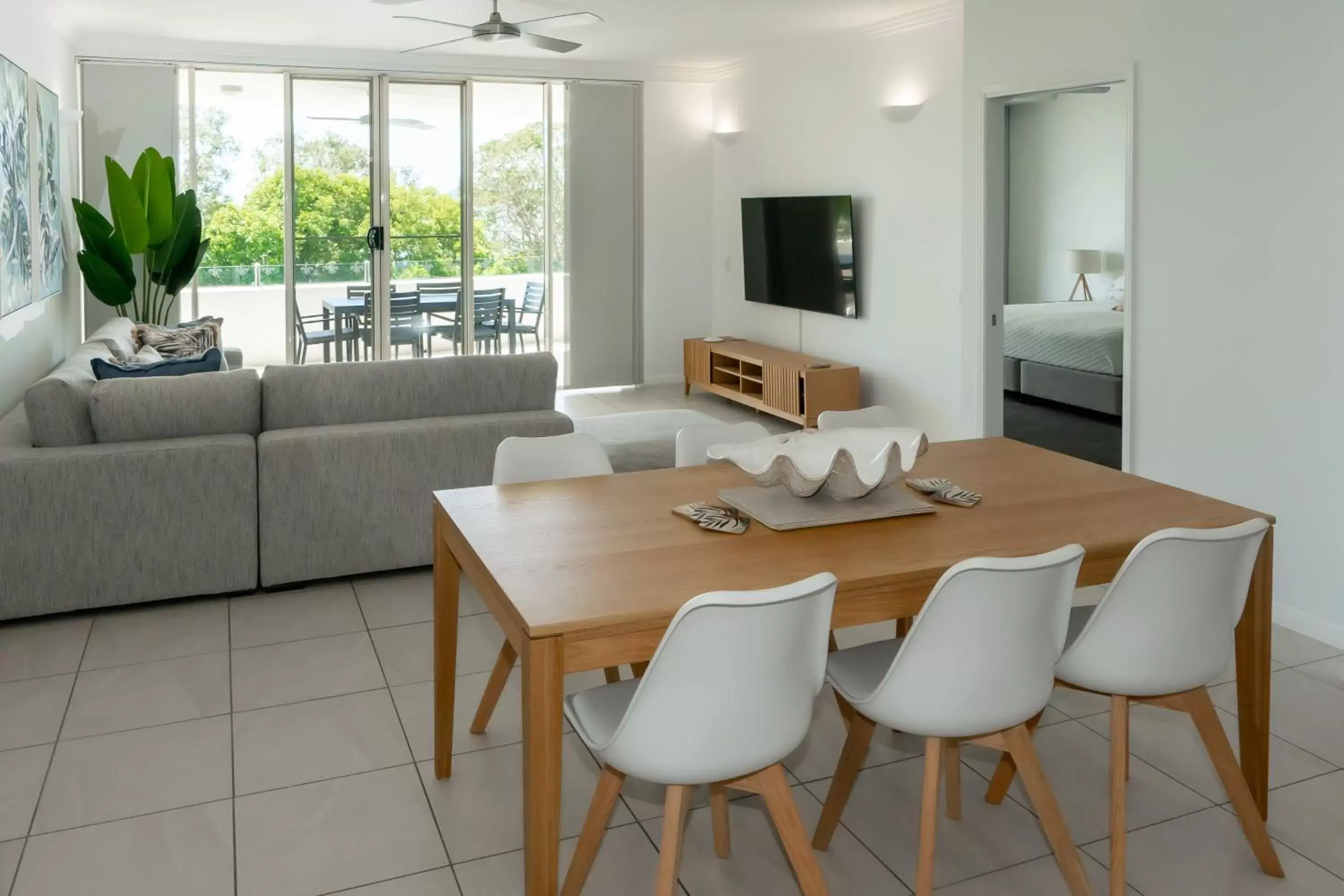 Balcony/Terrace, Dining Area in Waters Edge Apartment Cairns