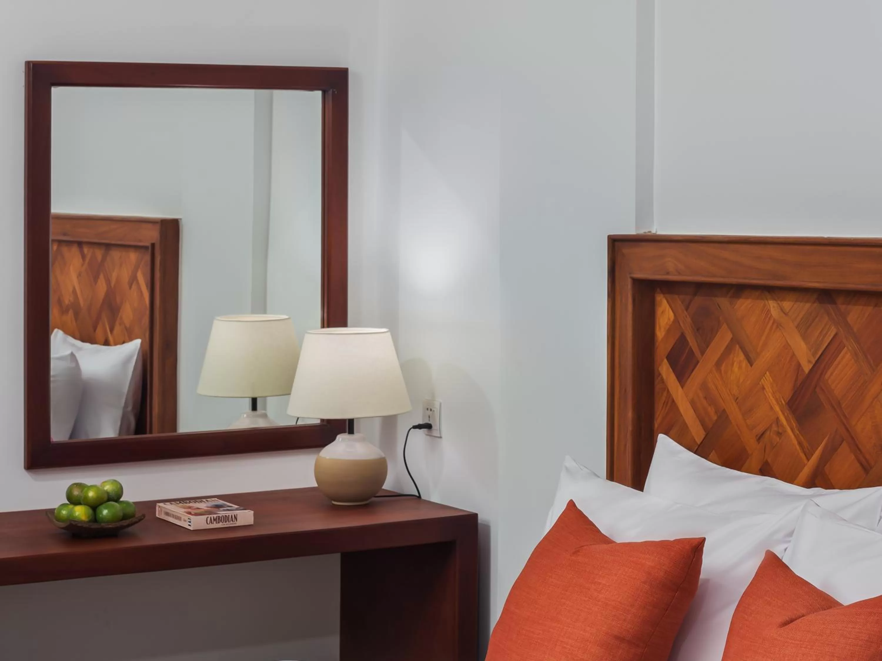 Bedroom, Bed in Homewood Hotel