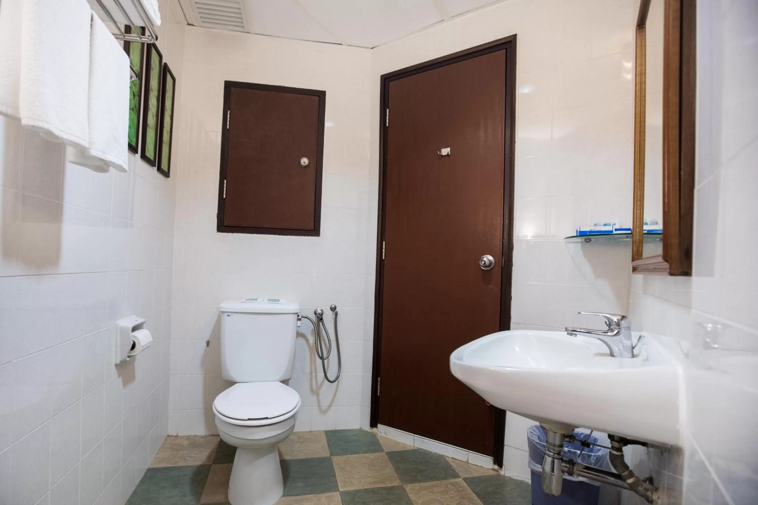 Bathroom in Rainbow Paradise Beach Resort