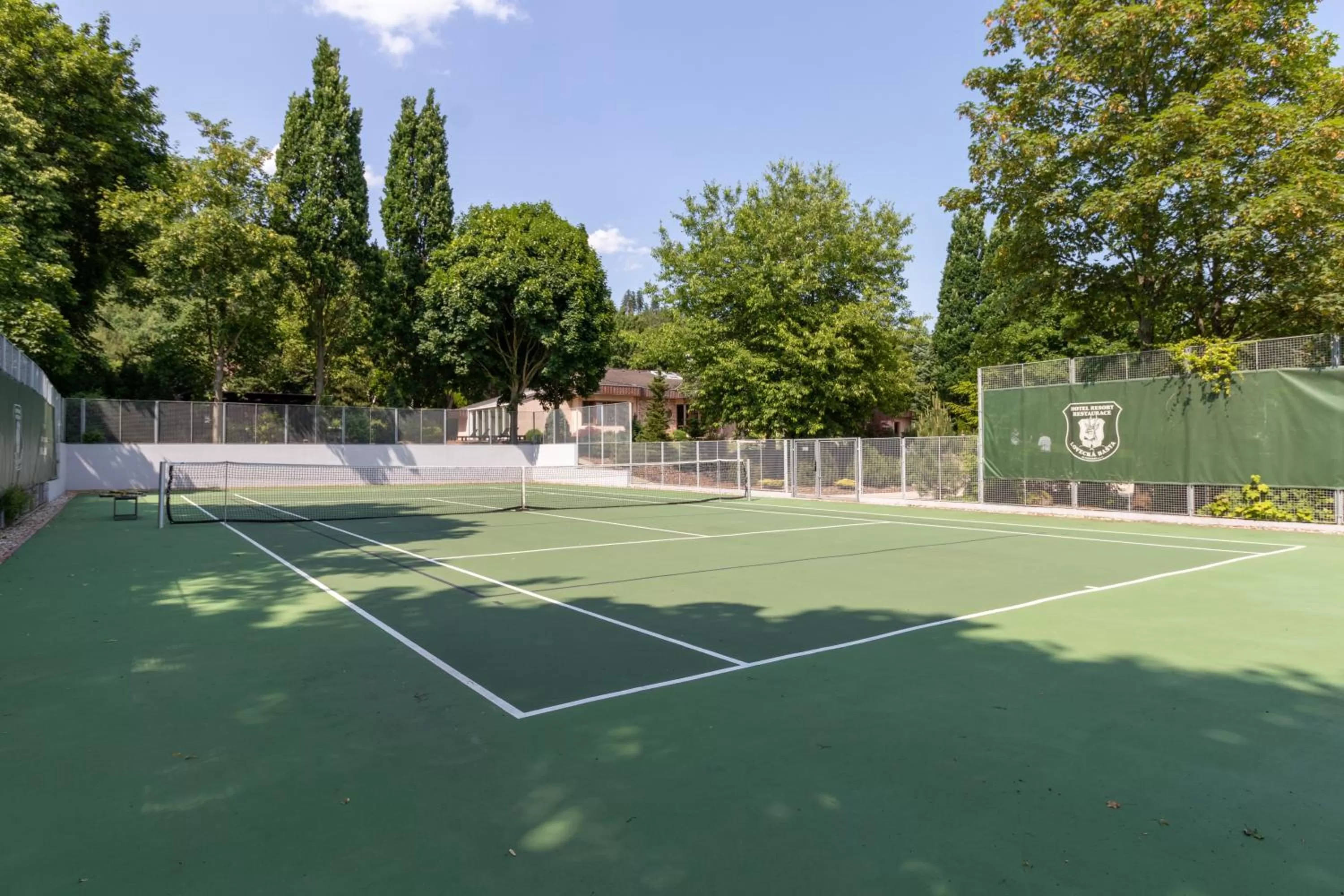 Tennis court in Hotel resort Lovecká bašta Strakonice