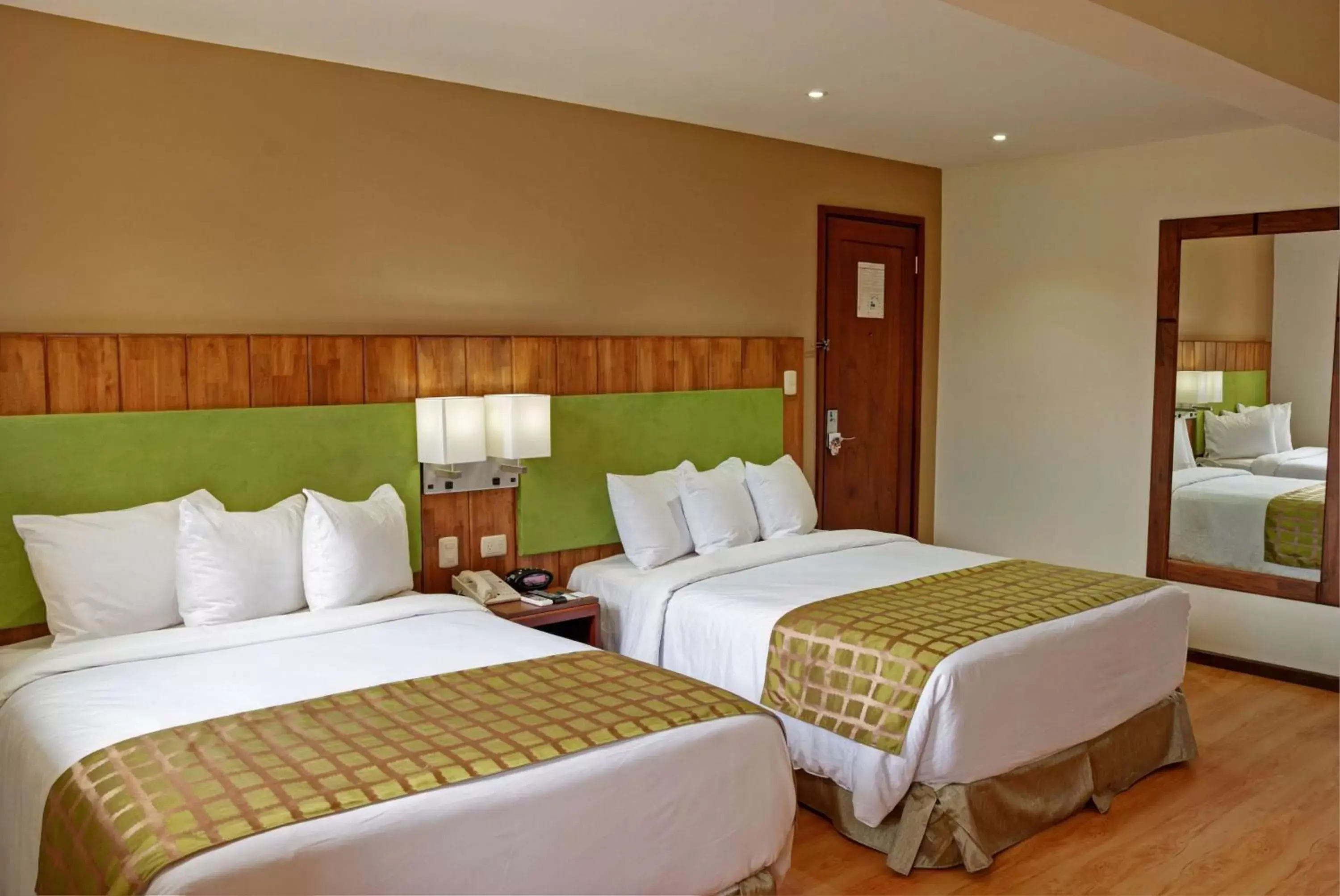 Photo of the whole room, Bed in Country Inn & Suites by Radisson, San Jose Aeropuerto, Costa Rica