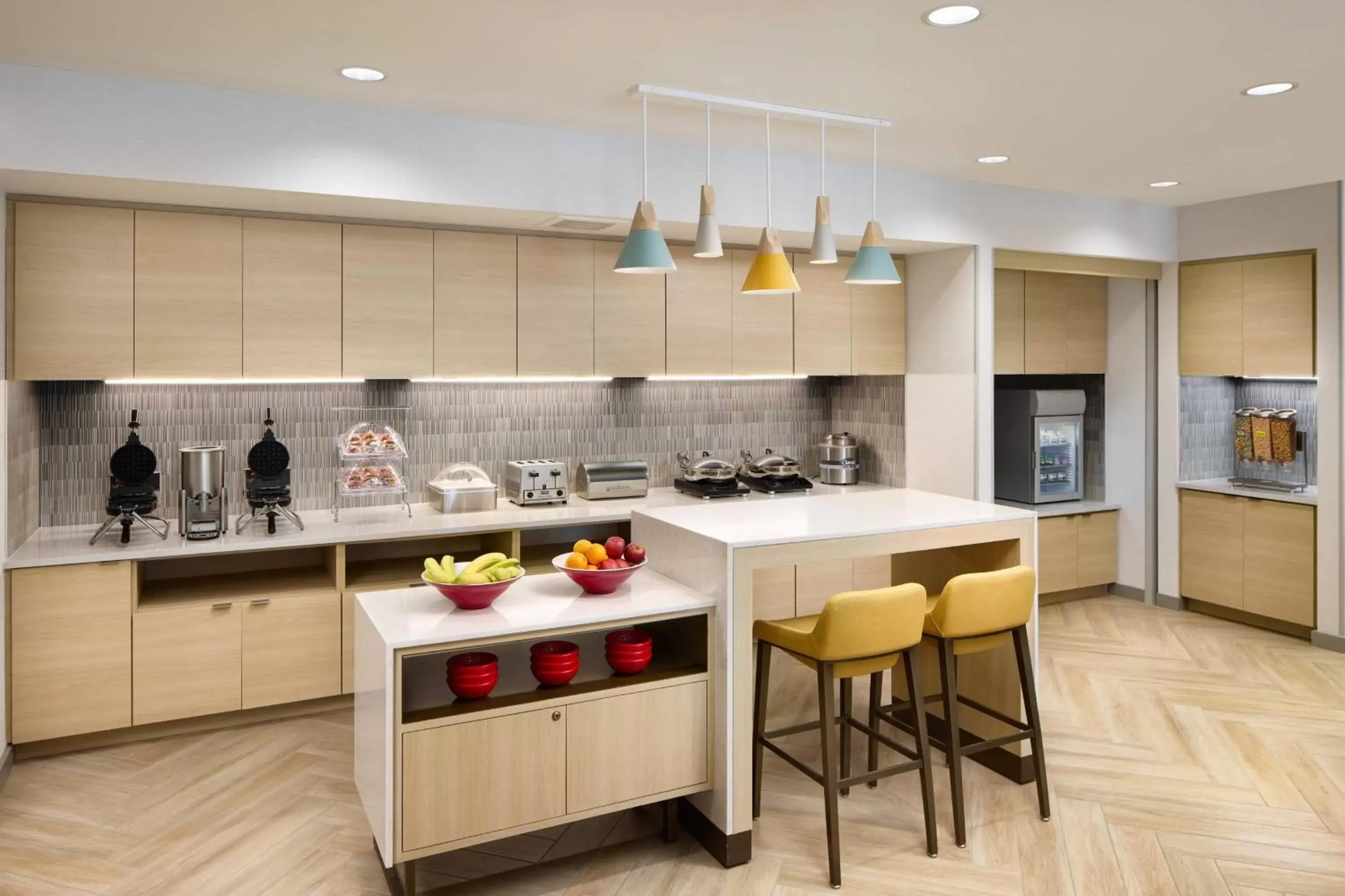 Breakfast, Kitchen/Kitchenette in TownePlace Suites by Marriott Plant City