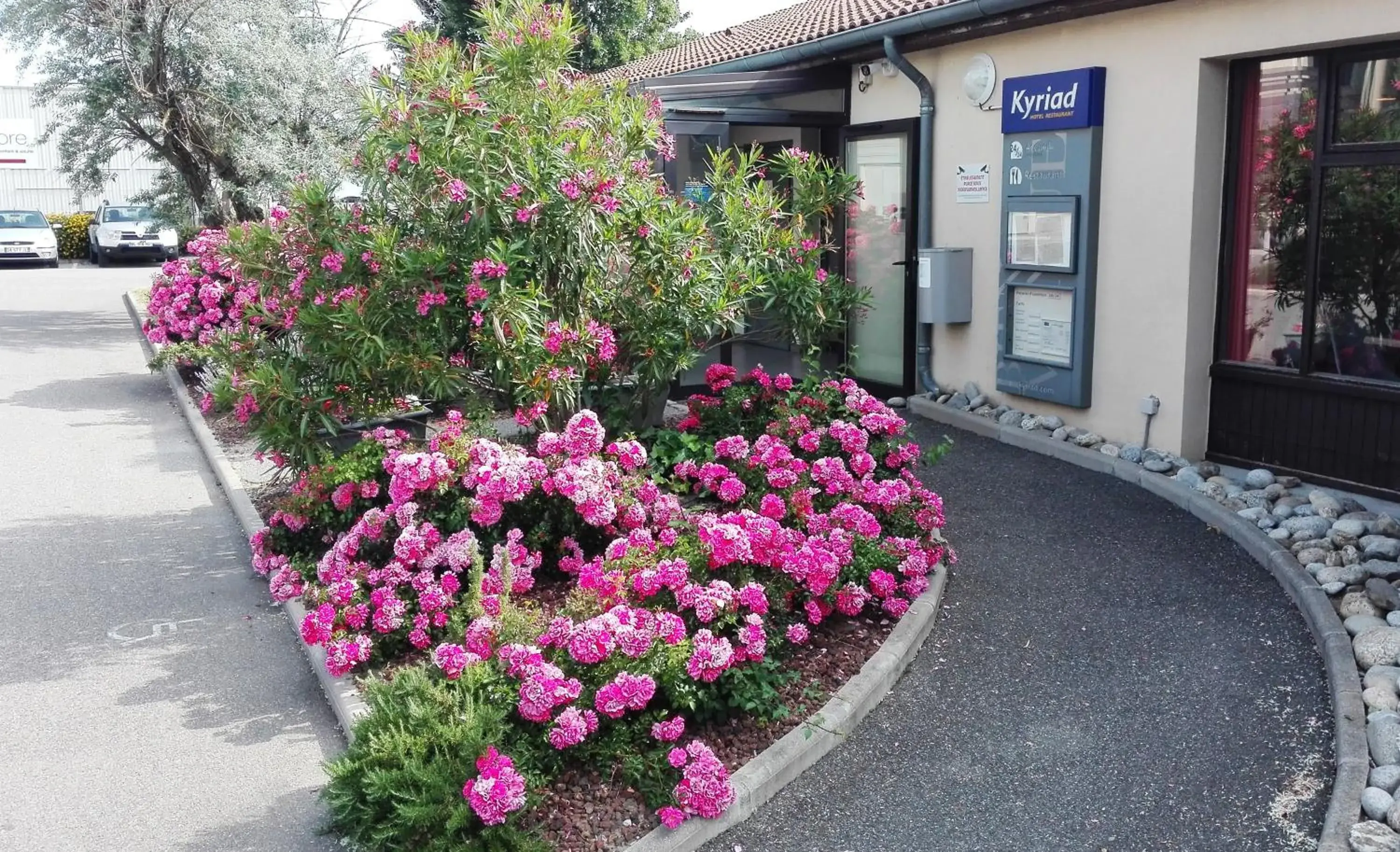 Facade/entrance in Kyriad Carcassonne - Aéroport