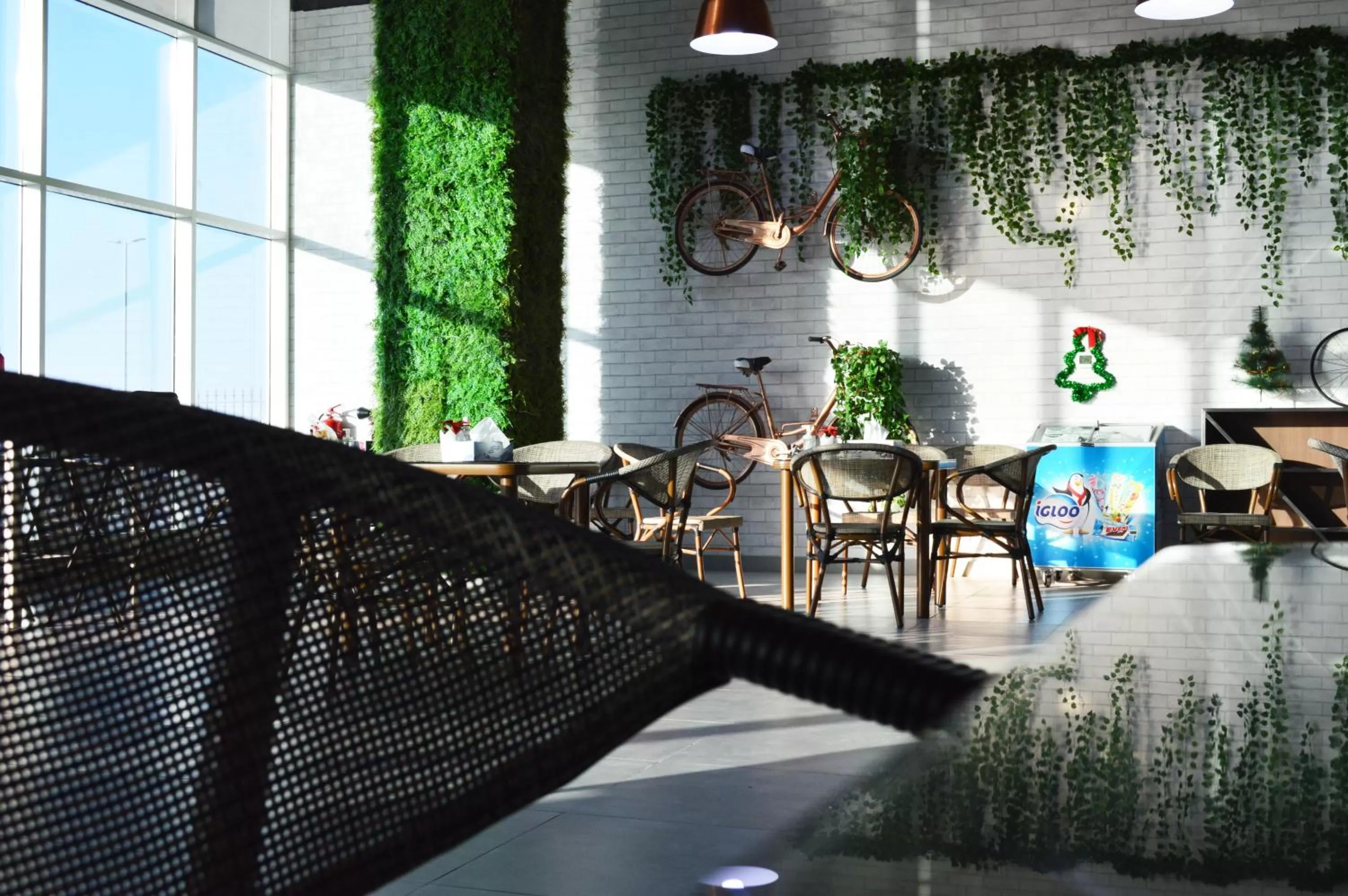 Restaurant/places to eat in KSK Homes Hotel Dubai Academic City