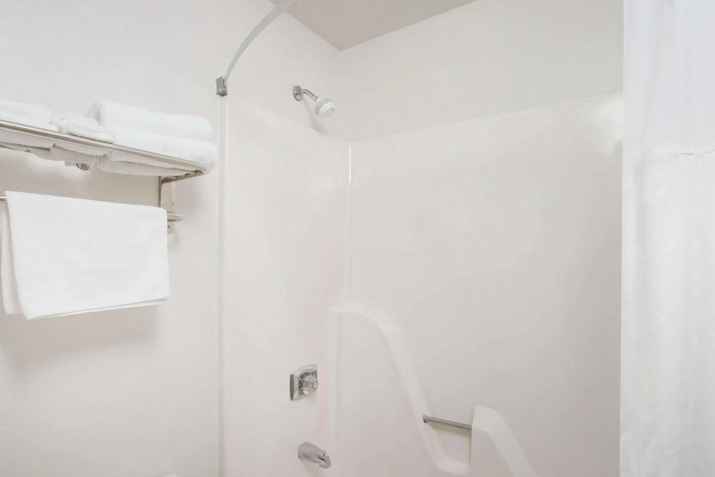 Bathroom in Days Inn by Wyndham Ankeny - Des Moines