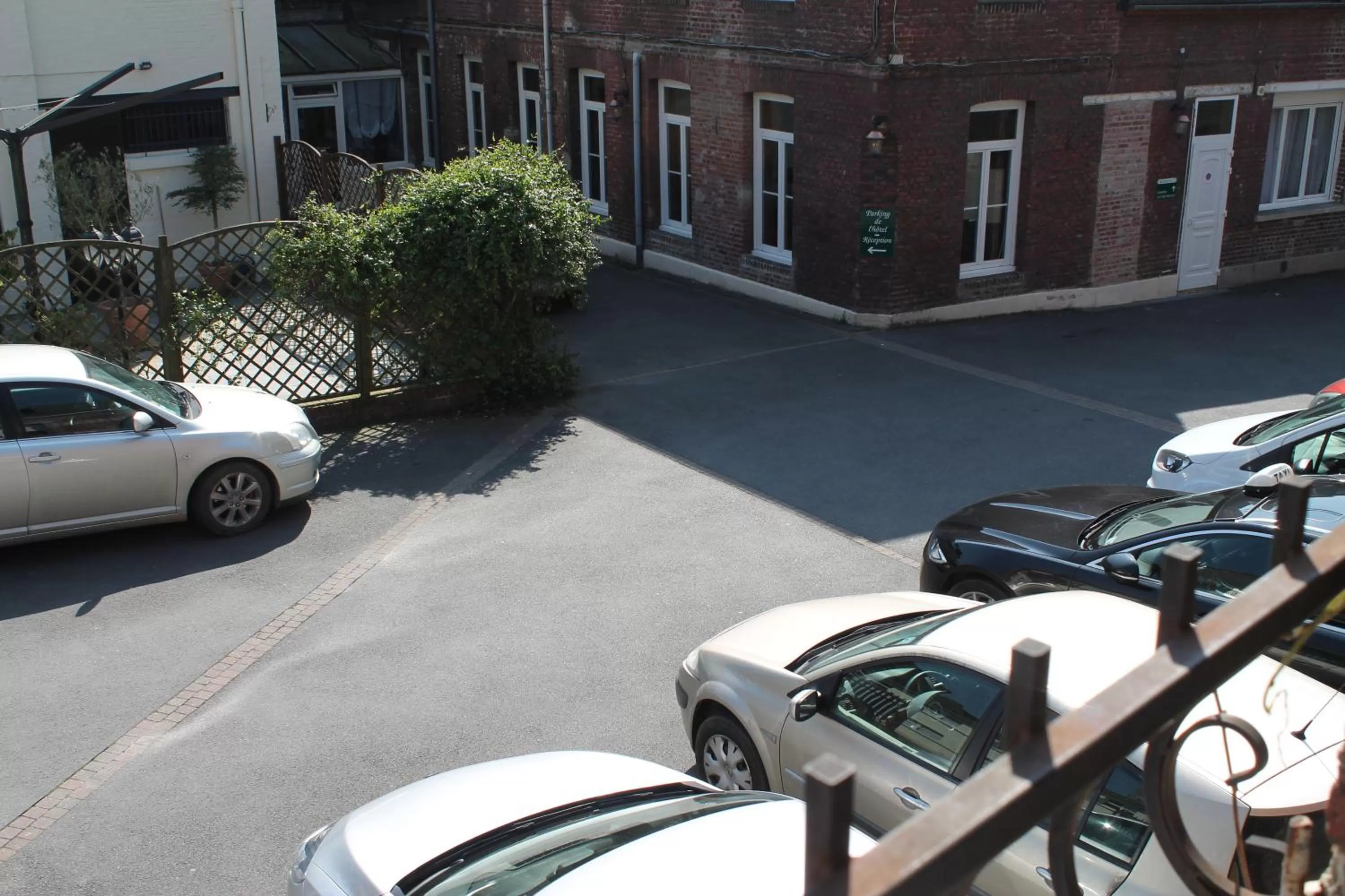 Facade/entrance in Hôtel & Appartements Le Florence