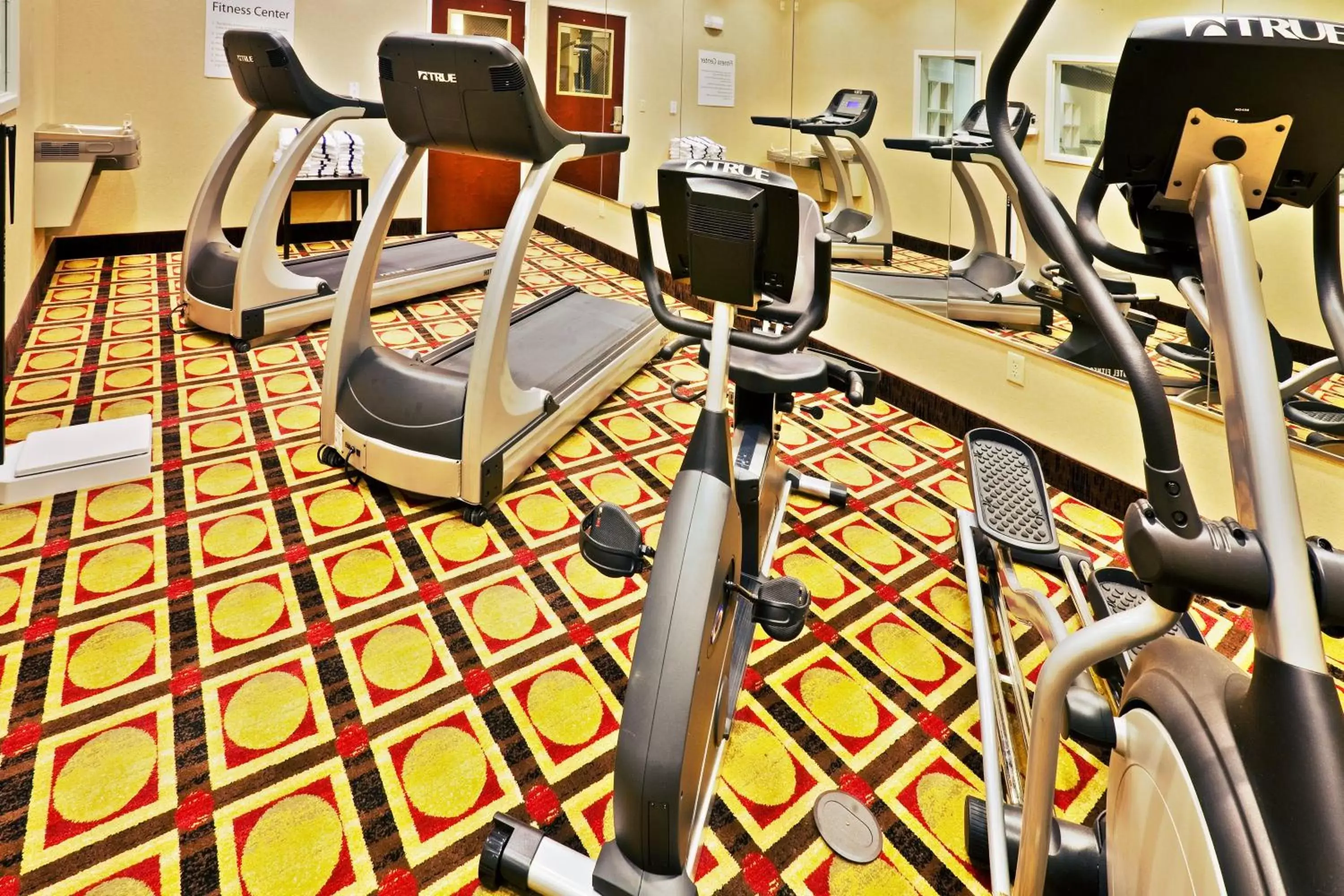 Spa and wellness centre/facilities, Fitness Center/Facilities in Holiday Inn Express Hotel & Suites Bartlesville, an IHG Hotel