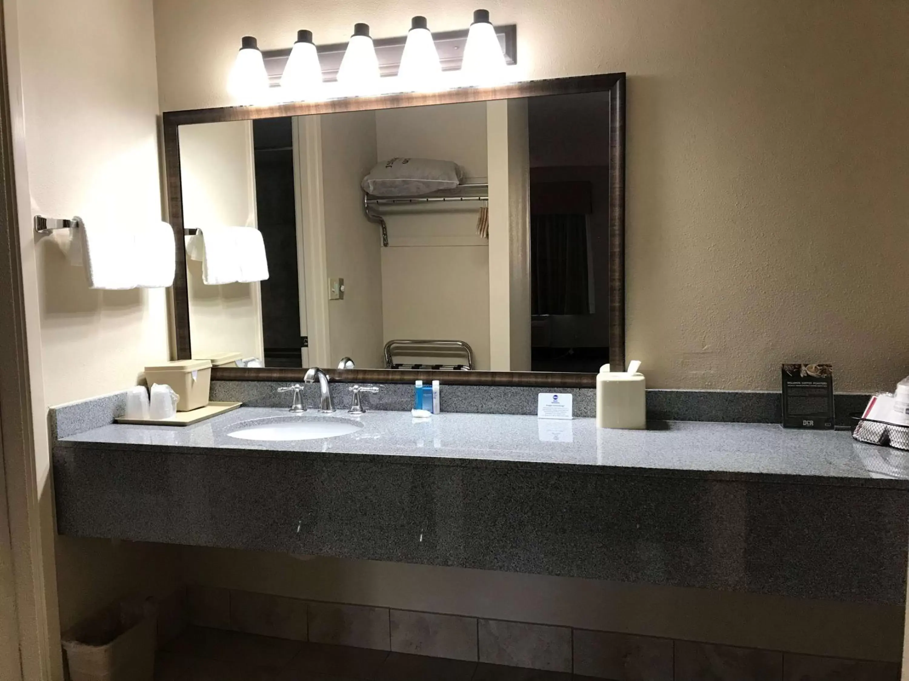 Bathroom in Best Western Lakewood