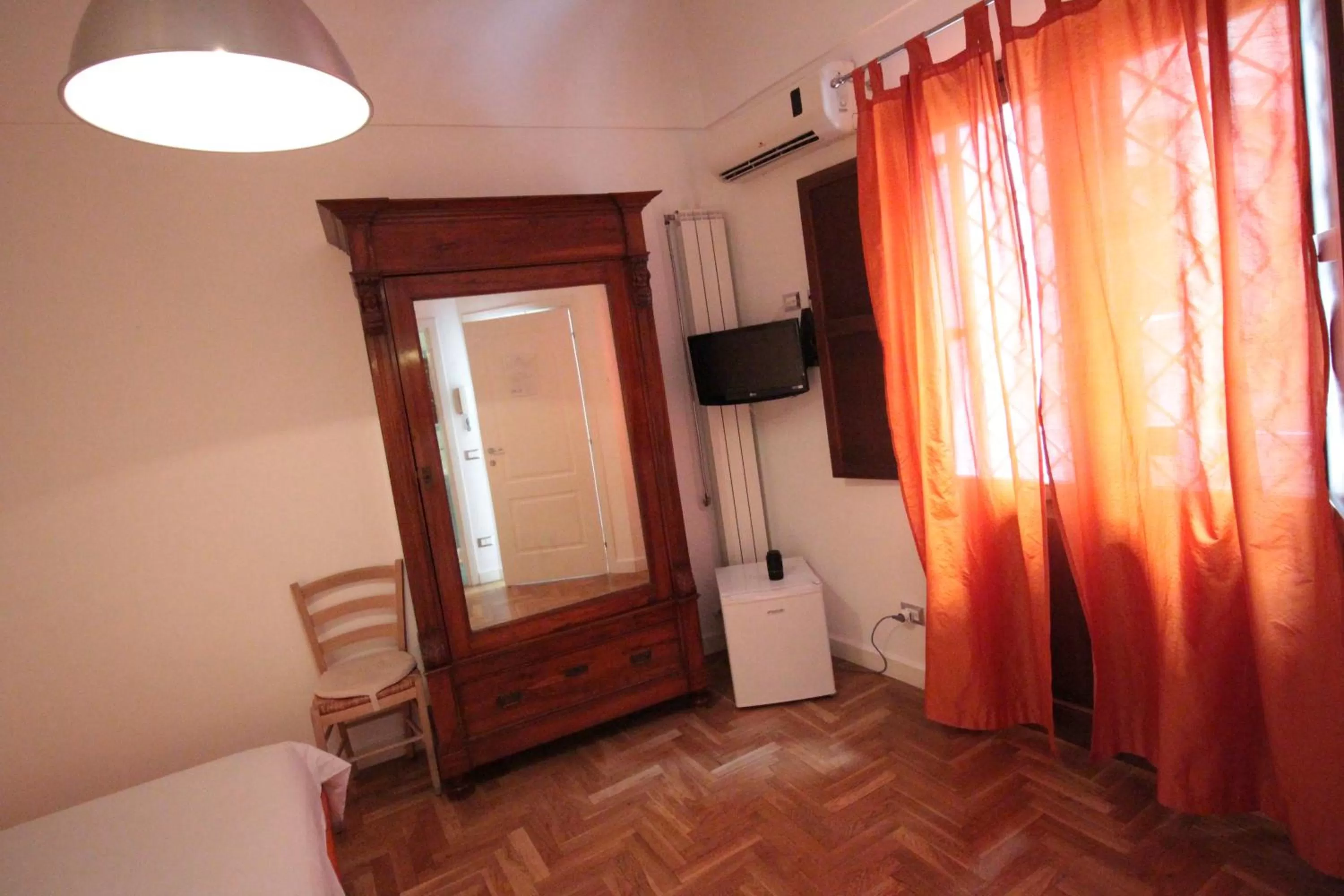 TV and multimedia in Federico Secondo B&B