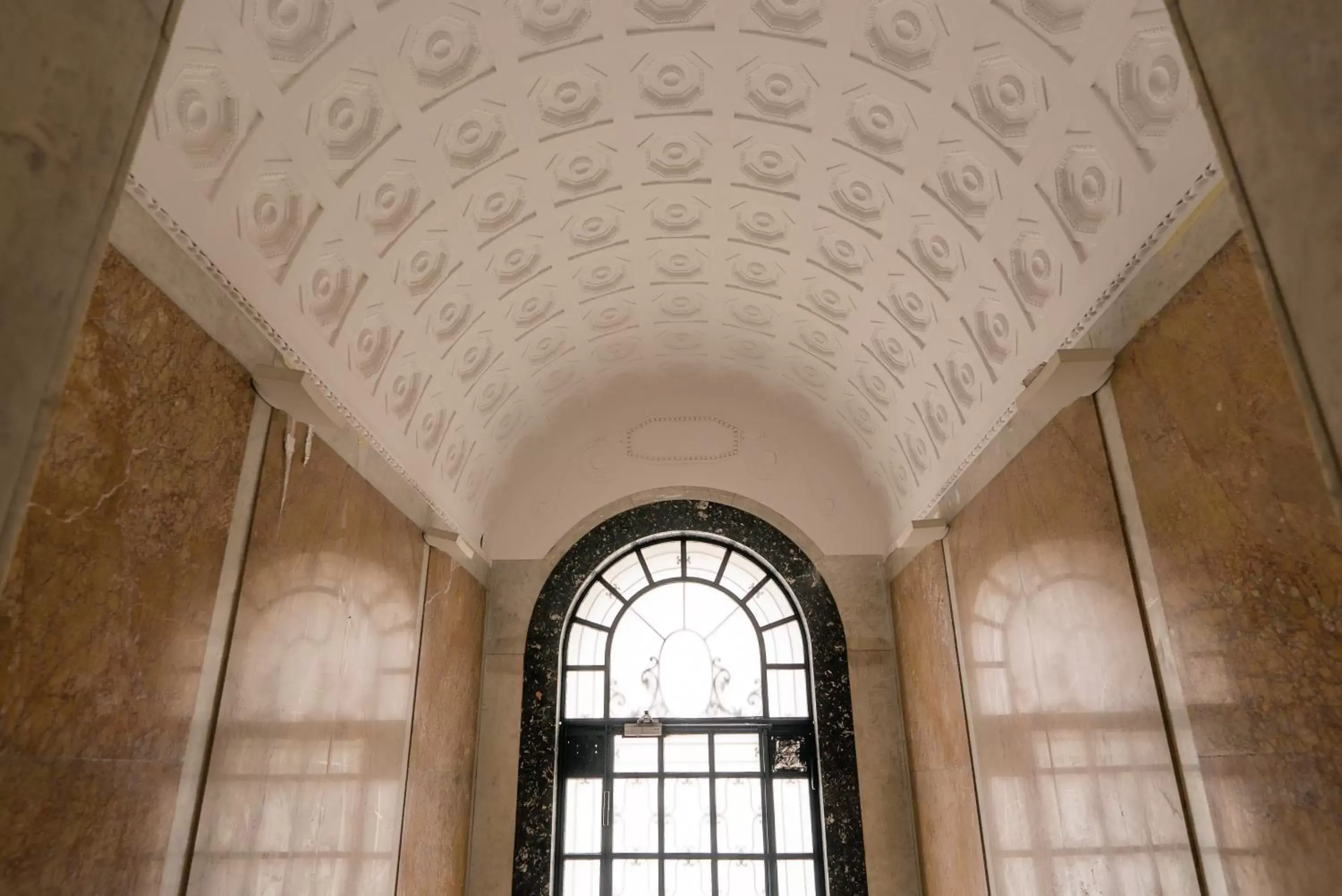 Facade/entrance in Public House Hotel