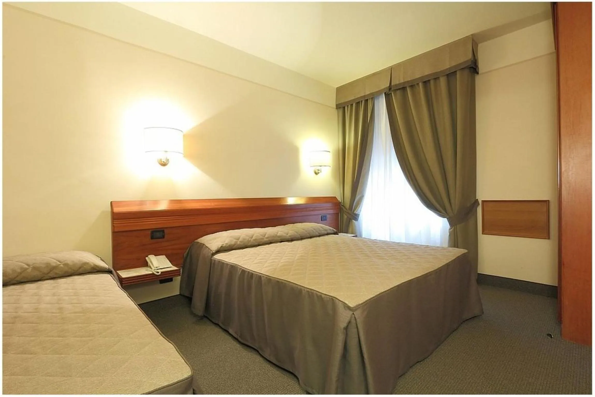 Bed in Hotel Arcadia