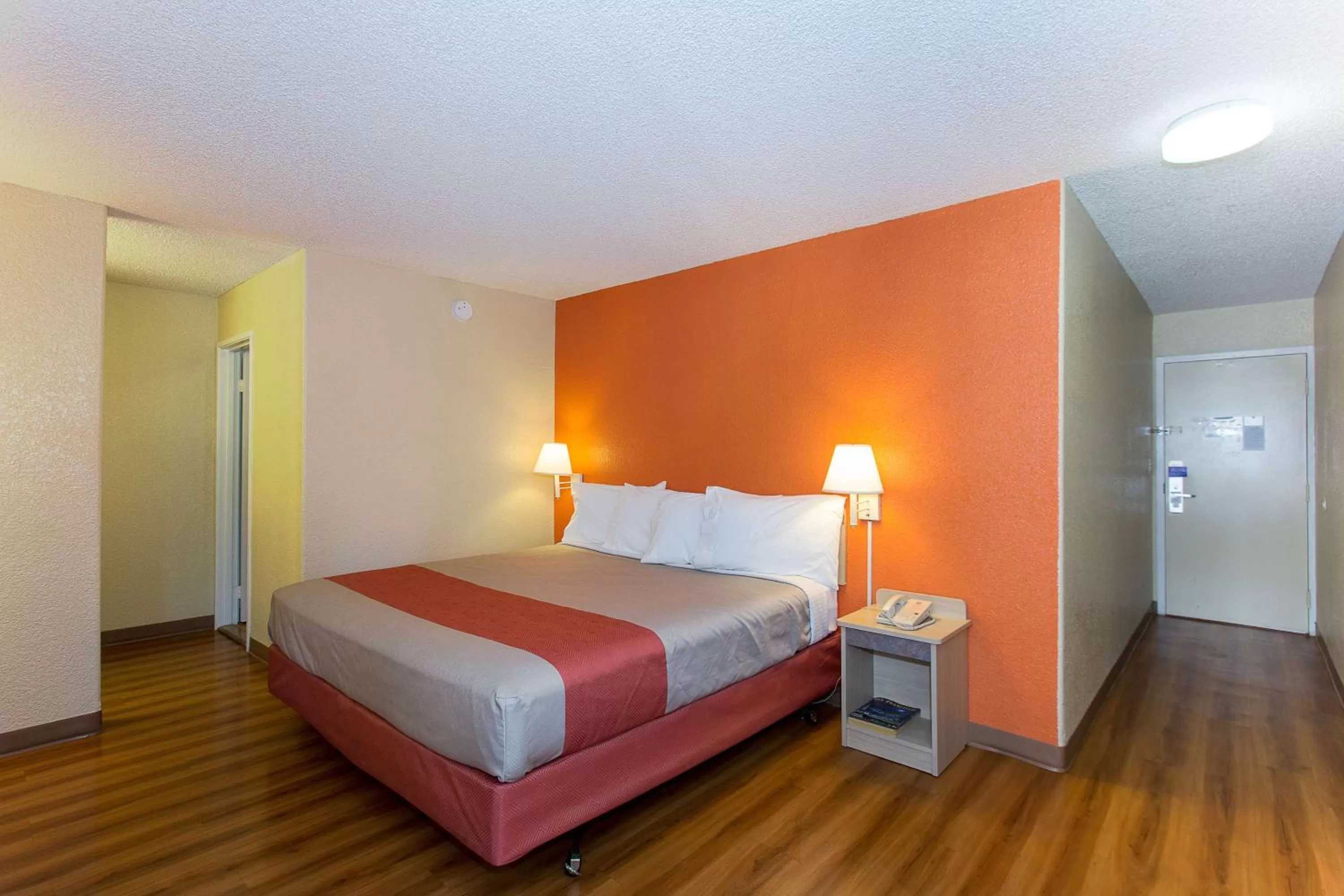 Bedroom, Bed in Cathedral Hill Hotel