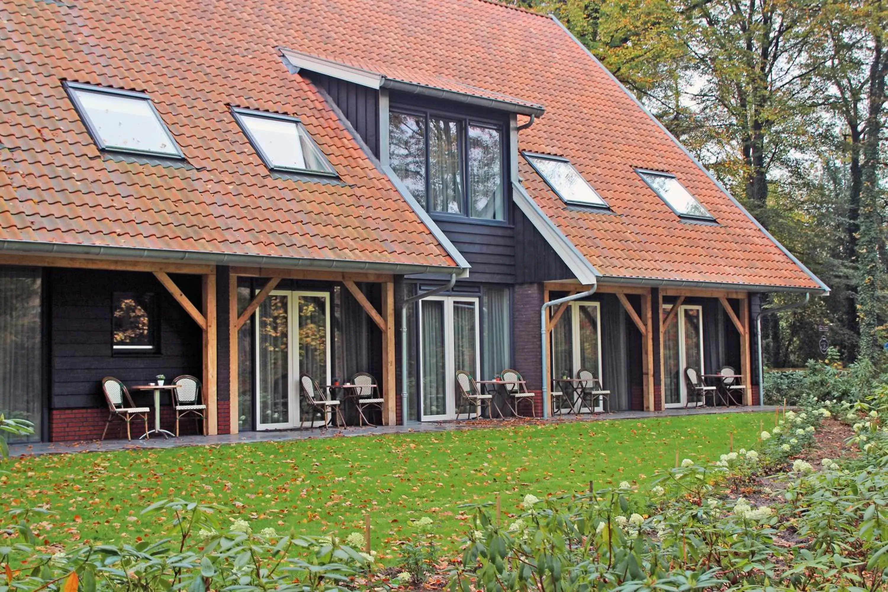 Facade/entrance, Property Building in Hotel Erve Hulsbeek