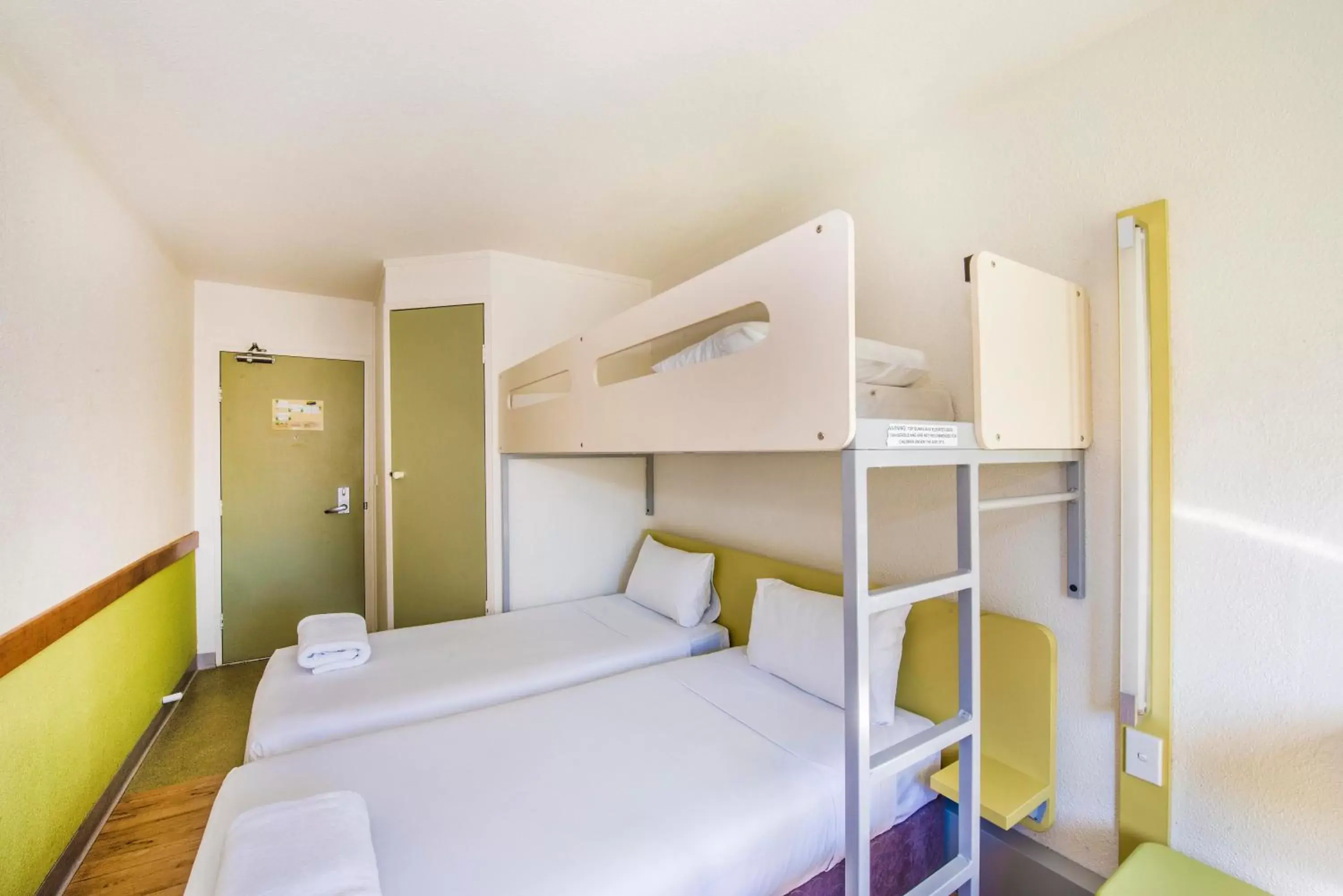 Bed, Bunk Bed in ibis Budget Canberra