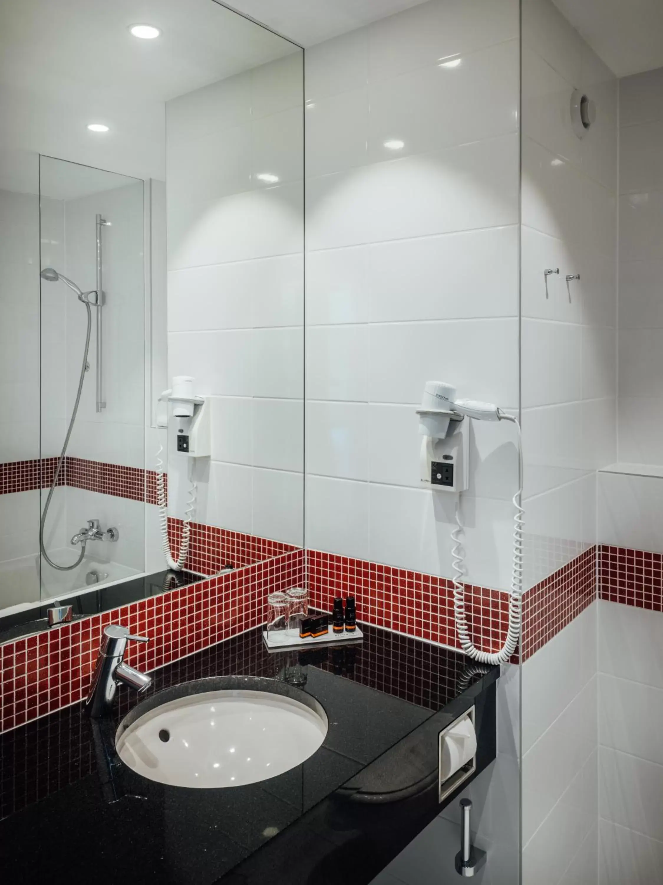 Toilet, Bathroom in Vienna House by Wyndham Amber Baltic Miedzyzdroje