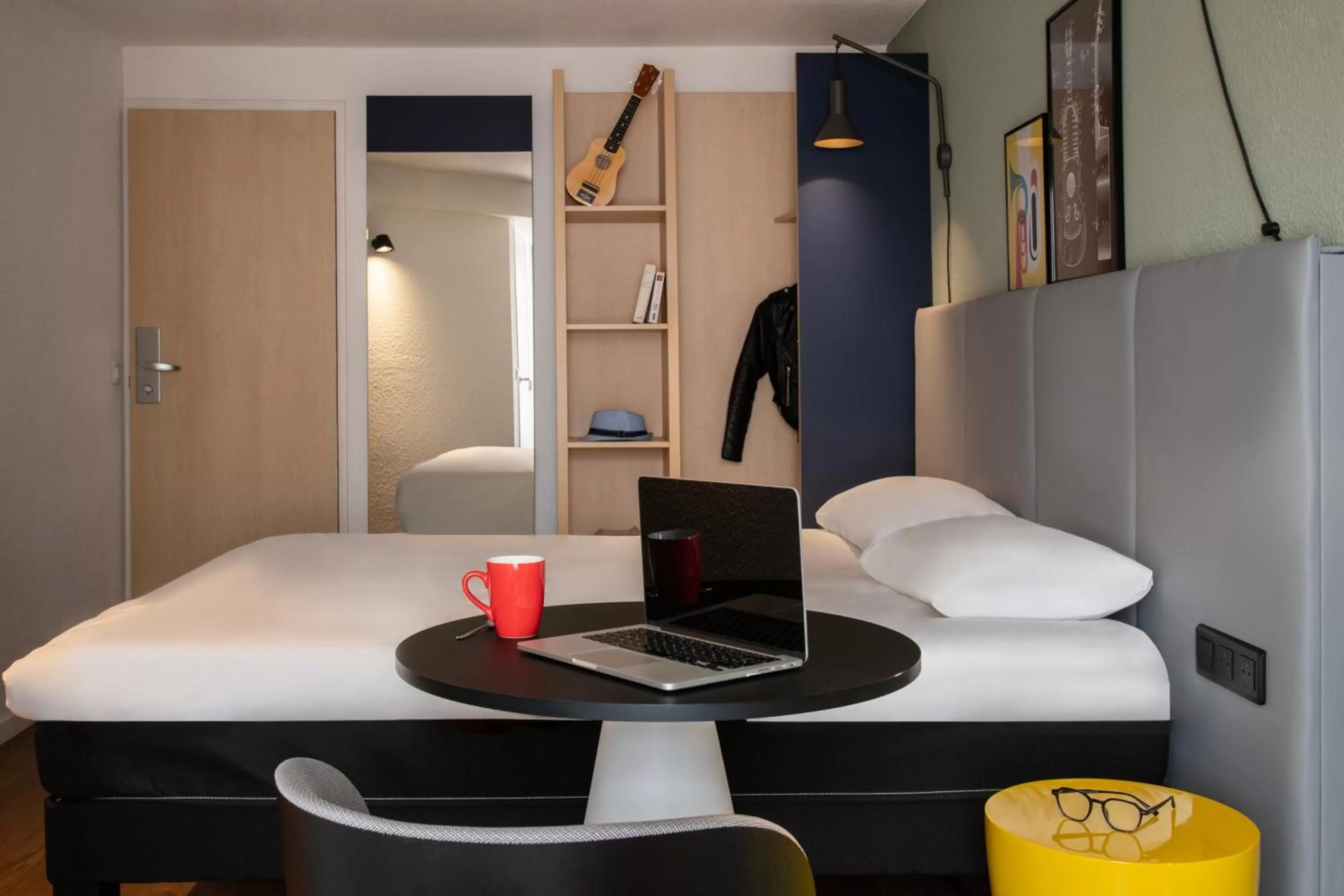 Bed in ibis Cannes Centre