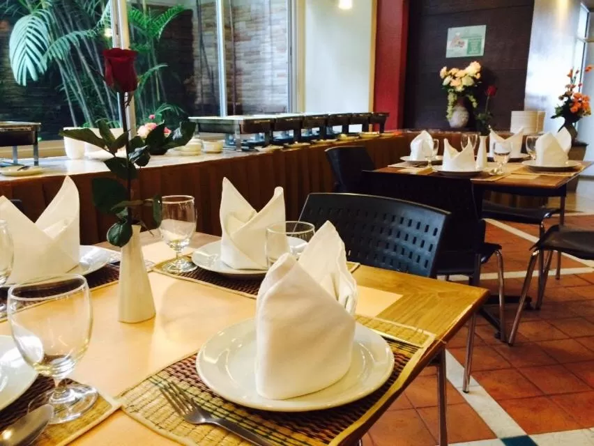 Restaurant/places to eat in Hatyai Golden Crown Hotel