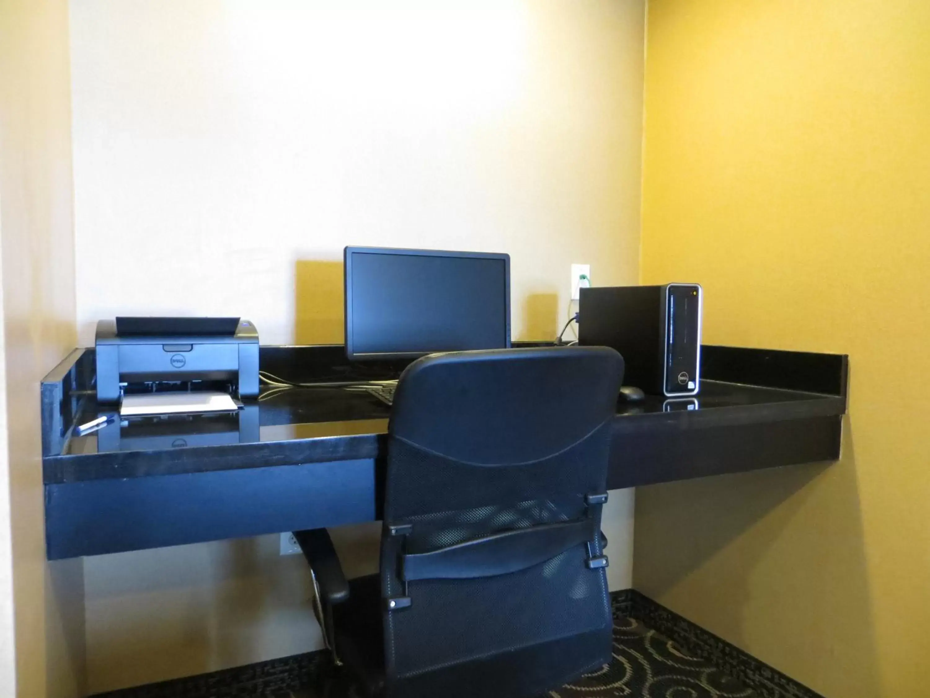 Business facilities in Cobblestone Inn & Suites - Harper