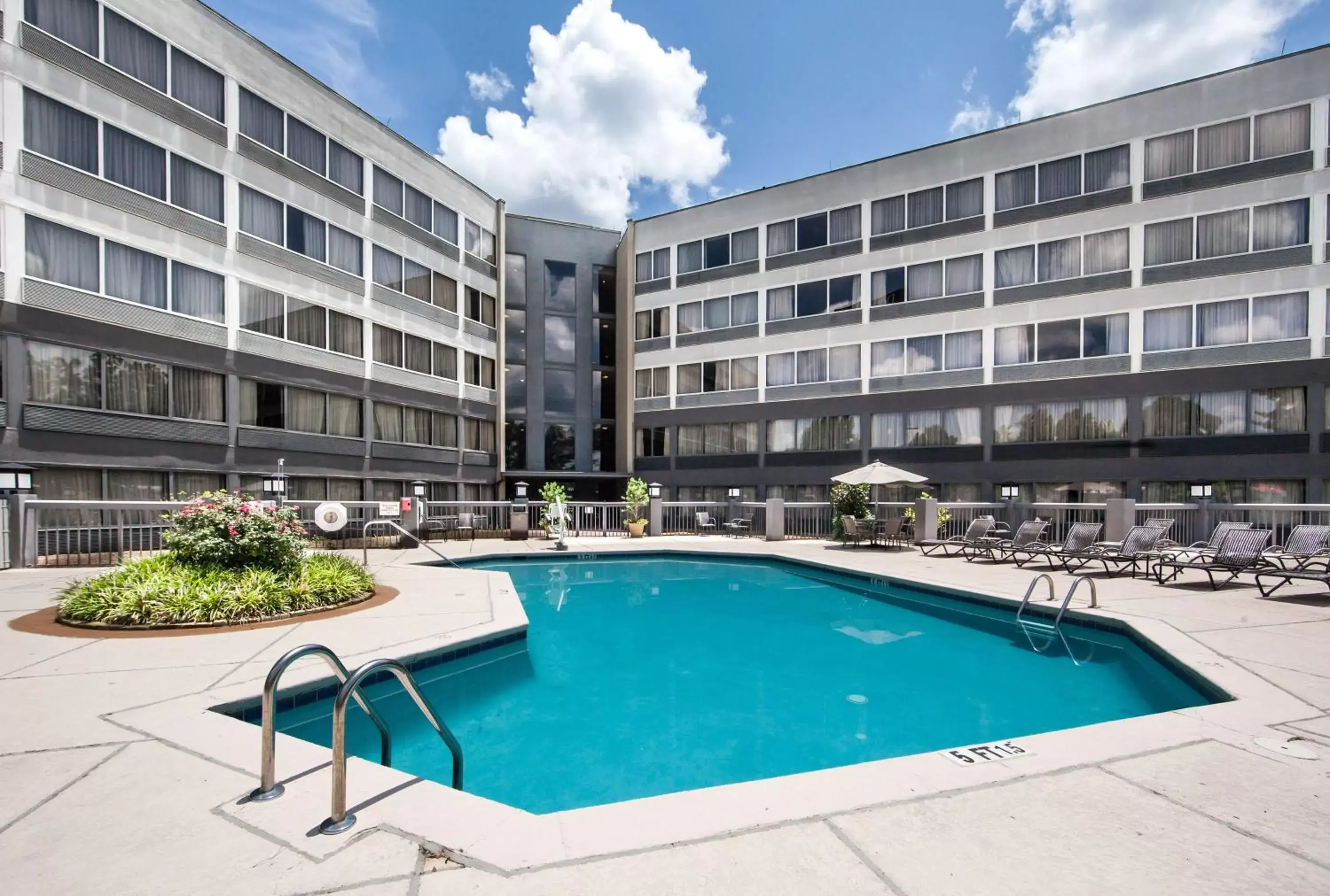 Pool view, Swimming Pool in DoubleTree by Hilton Columbus