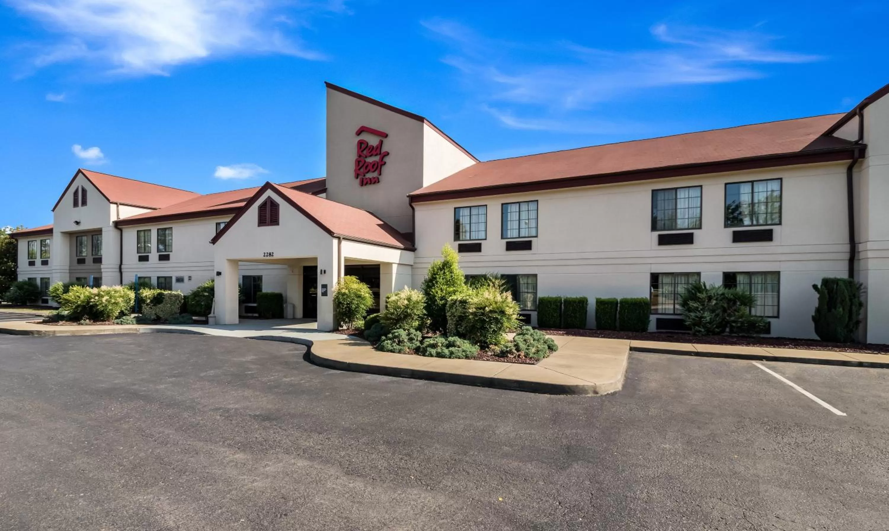Property building in Red Roof Inn Murfreesboro