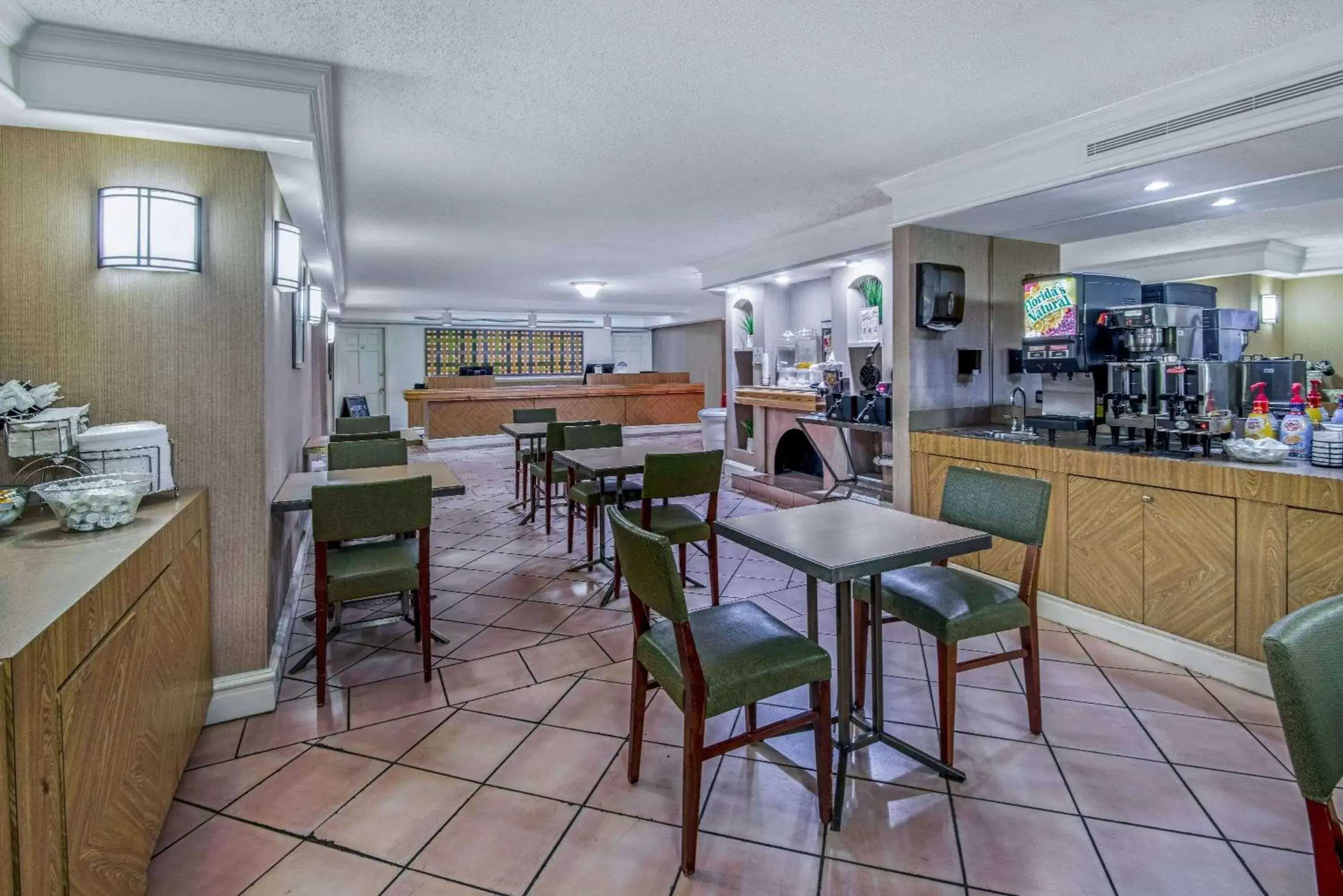 Restaurant/Places to Eat in La Quinta Inn by Wyndham San Antonio I-35 N at Rittiman Rd