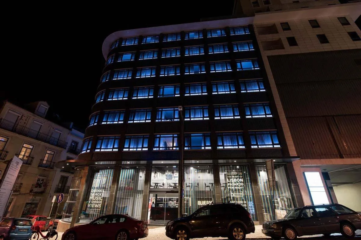 Property building in room00 Lisboa Hostel