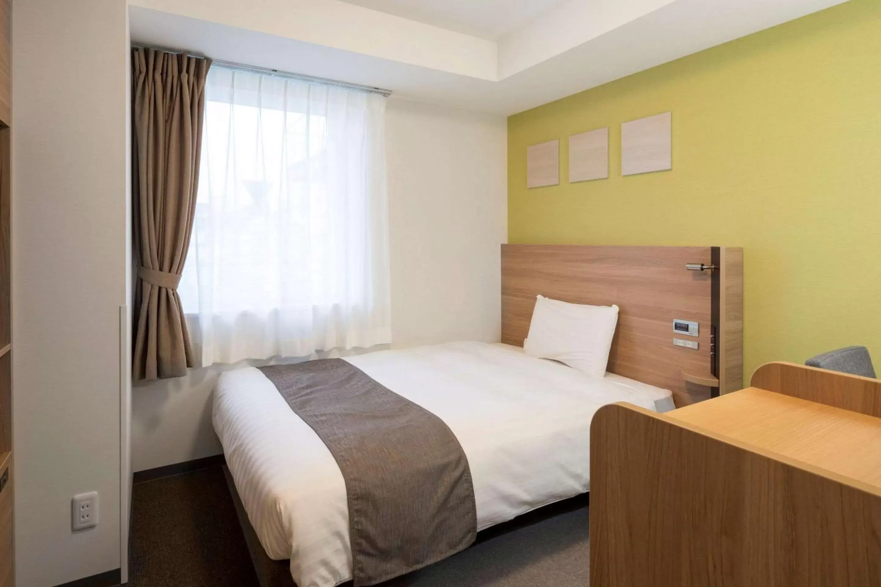 Bedroom, Bed in Comfort Hotel Toyohashi