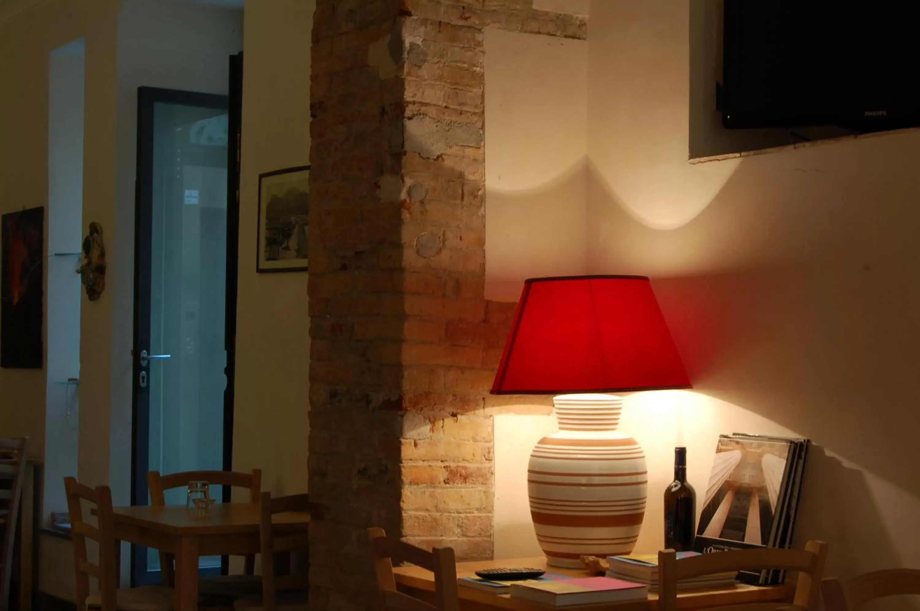 Restaurant/places to eat, TV/Entertainment Center in Federico Secondo B&B