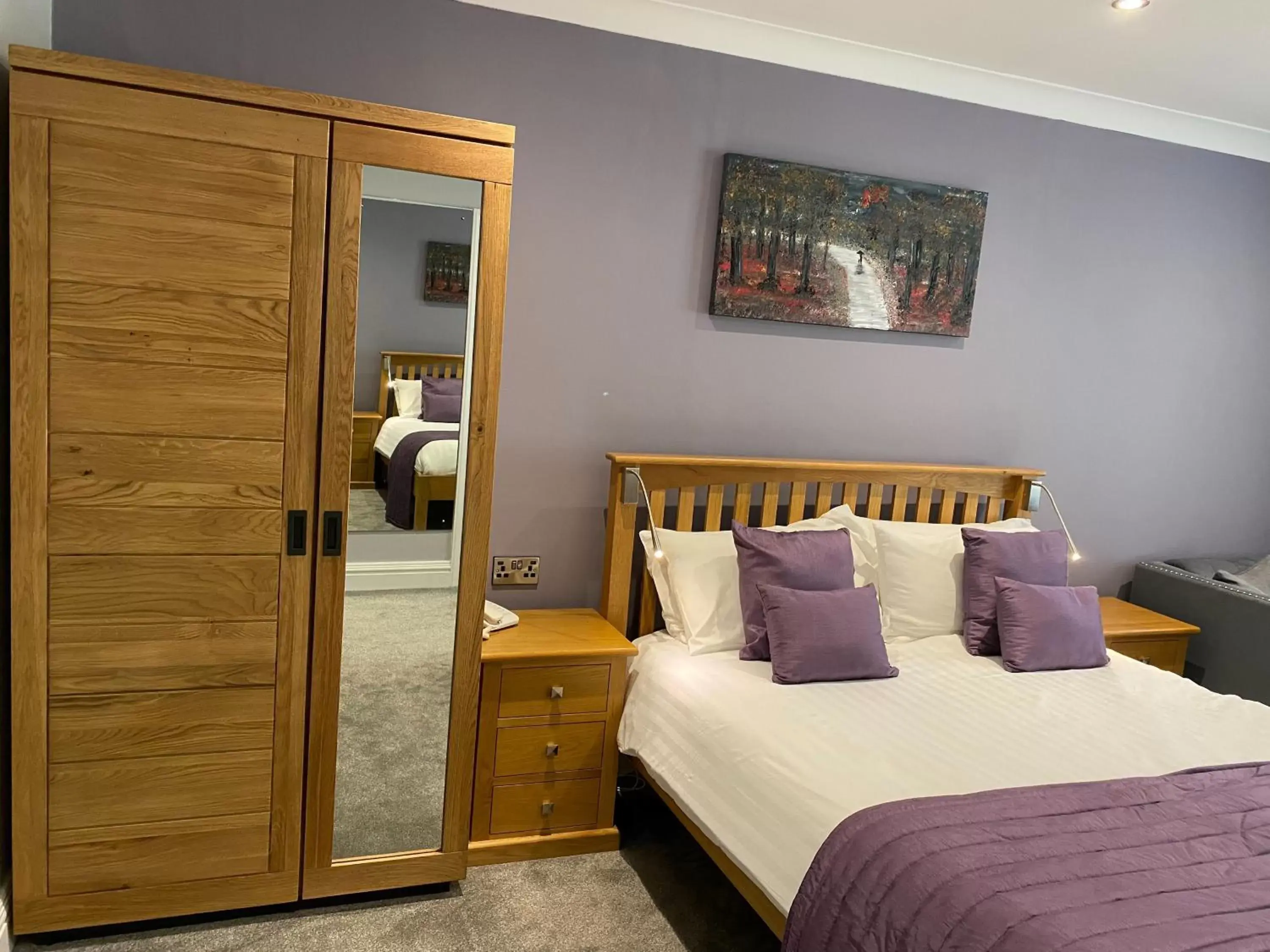 Bedroom, Bed in Exeter Court Hotel